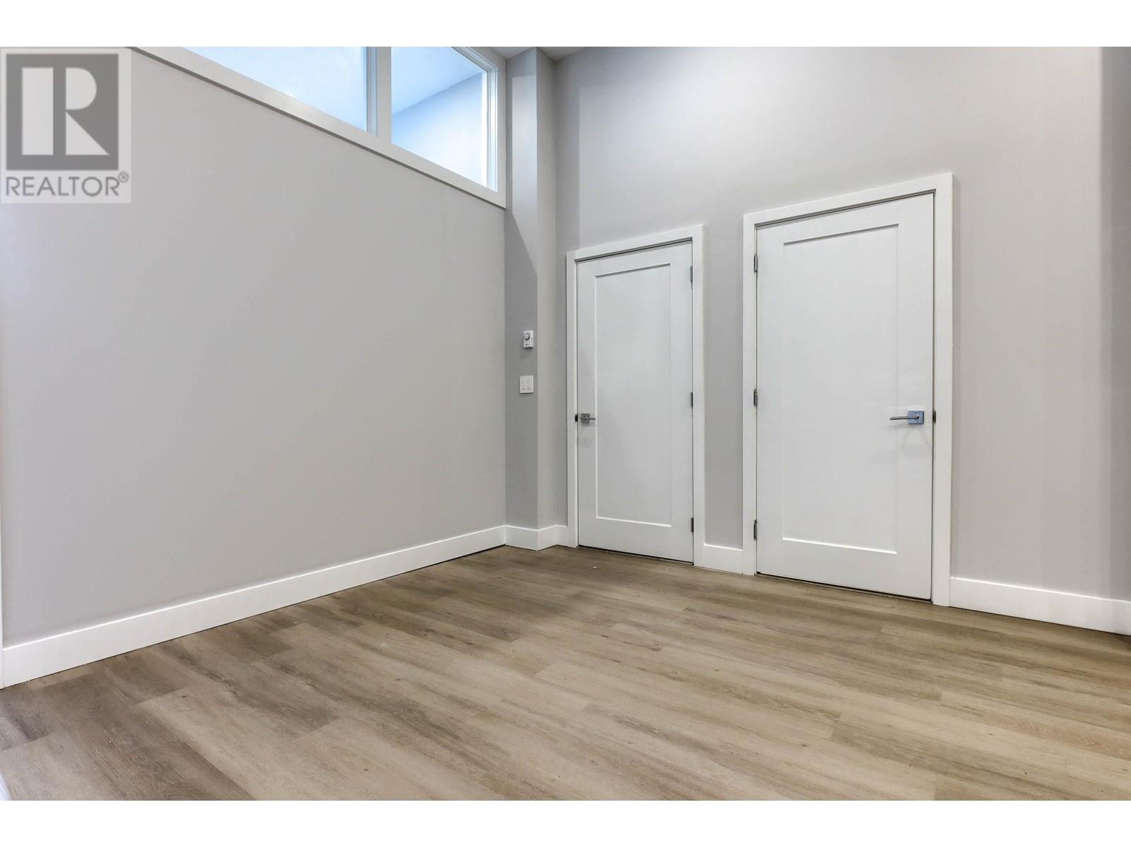 Listing Picture 11 of 18 : 102 3050 KINGSWAY, Vancouver / 溫哥華 - 魯藝地產 Yvonne Lu Group - MLS Medallion Club Member