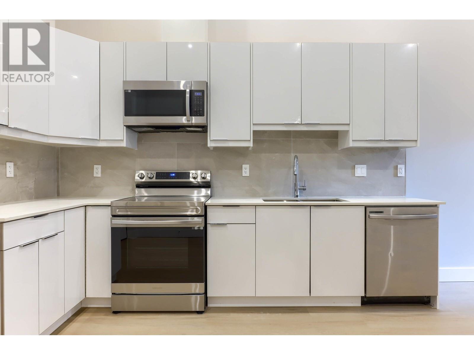 Listing Picture 7 of 18 : 102 3050 KINGSWAY, Vancouver / 溫哥華 - 魯藝地產 Yvonne Lu Group - MLS Medallion Club Member