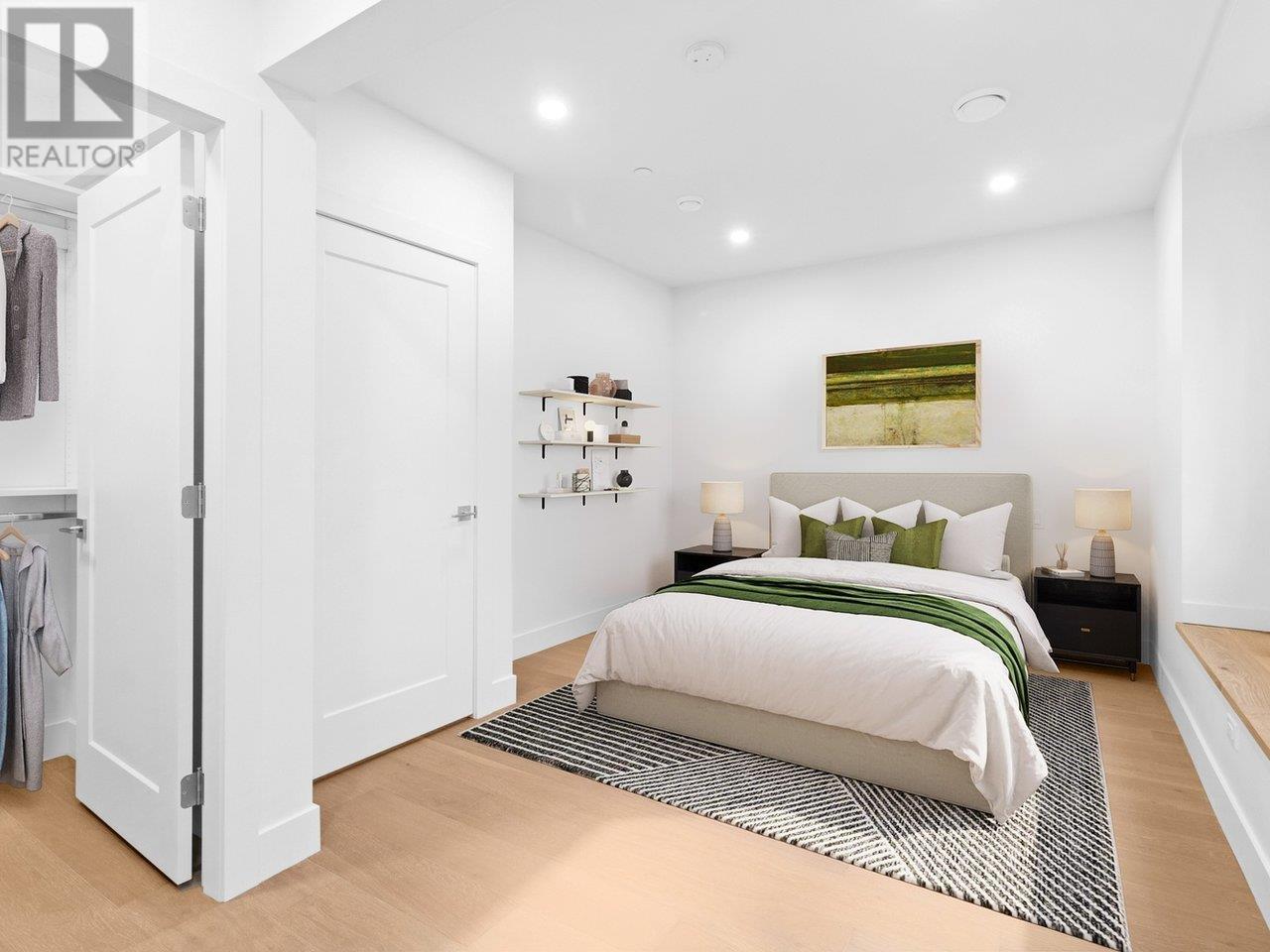 Listing Picture 10 of 26 : 4867 LANARK STREET, Vancouver / 溫哥華 - 魯藝地產 Yvonne Lu Group - MLS Medallion Club Member