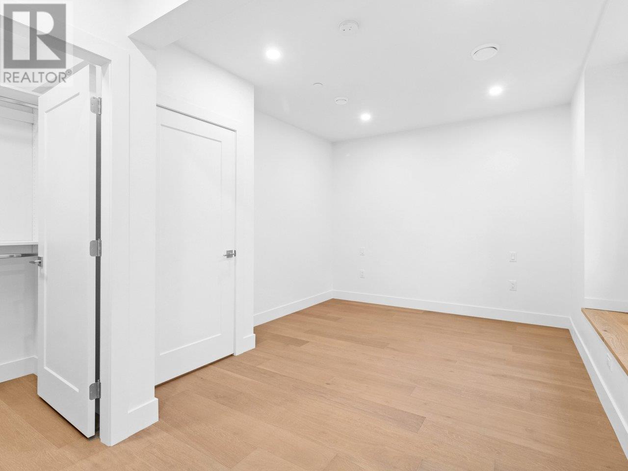 Listing Picture 11 of 26 : 4867 LANARK STREET, Vancouver / 溫哥華 - 魯藝地產 Yvonne Lu Group - MLS Medallion Club Member