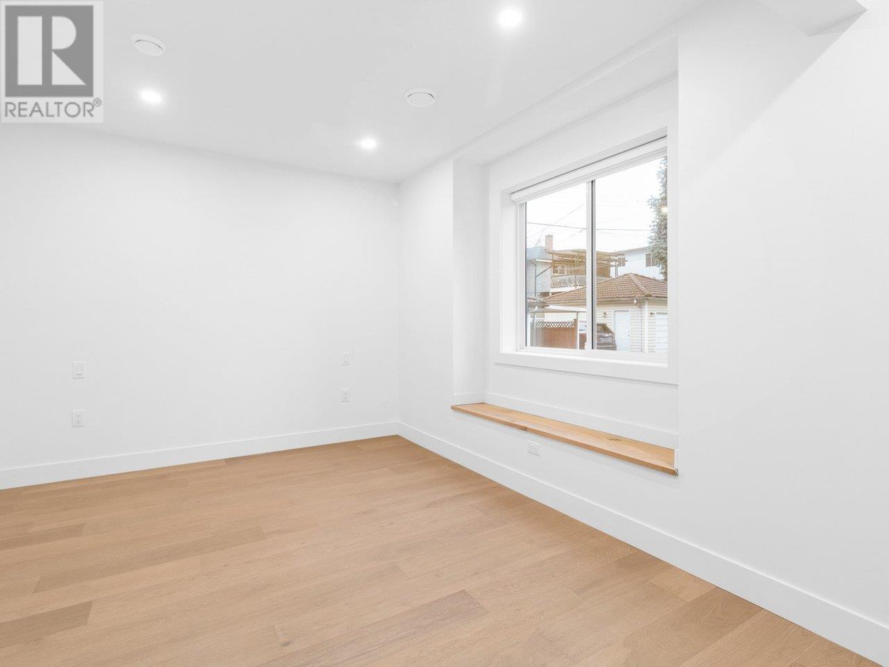 Listing Picture 12 of 26 : 4867 LANARK STREET, Vancouver / 溫哥華 - 魯藝地產 Yvonne Lu Group - MLS Medallion Club Member