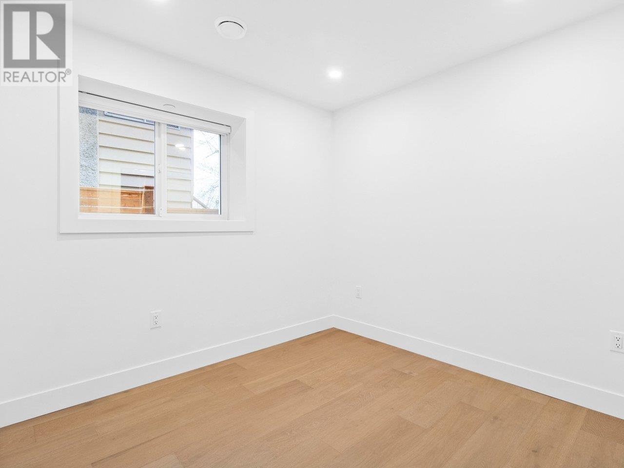 Listing Picture 20 of 26 : 4867 LANARK STREET, Vancouver / 溫哥華 - 魯藝地產 Yvonne Lu Group - MLS Medallion Club Member