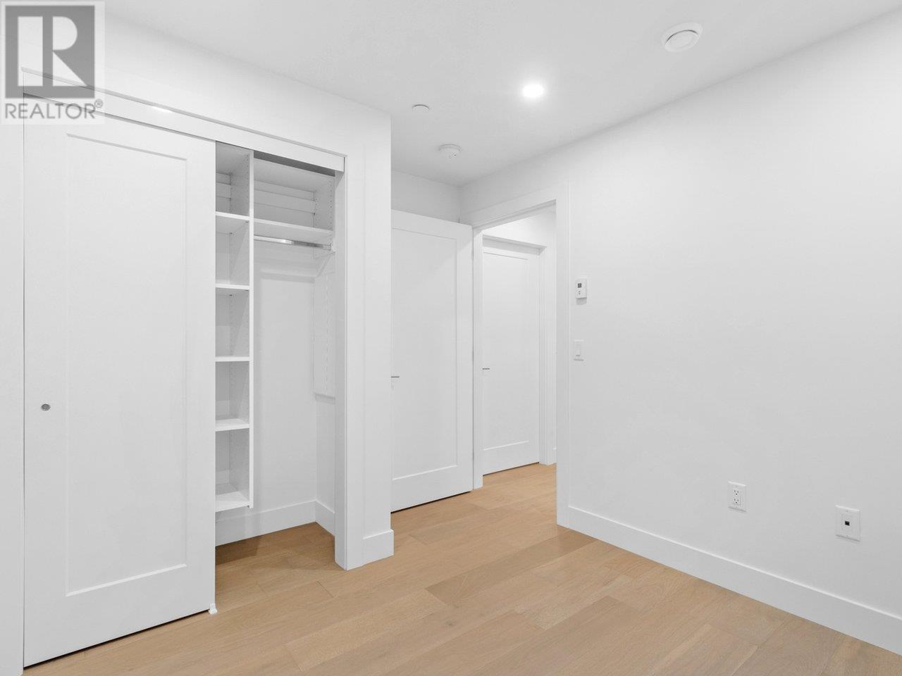 Listing Picture 21 of 26 : 4867 LANARK STREET, Vancouver / 溫哥華 - 魯藝地產 Yvonne Lu Group - MLS Medallion Club Member