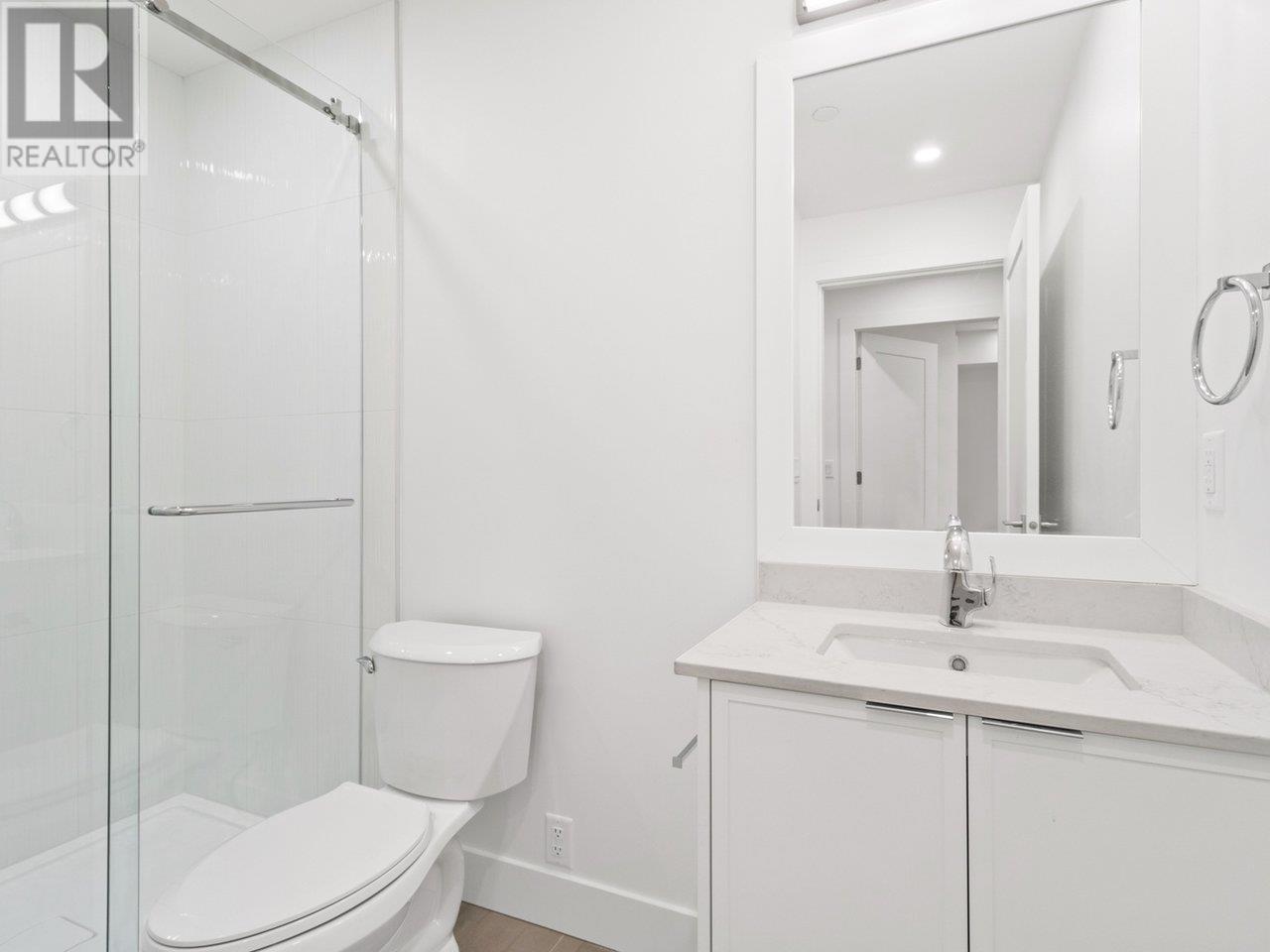 Listing Picture 22 of 26 : 4867 LANARK STREET, Vancouver / 溫哥華 - 魯藝地產 Yvonne Lu Group - MLS Medallion Club Member