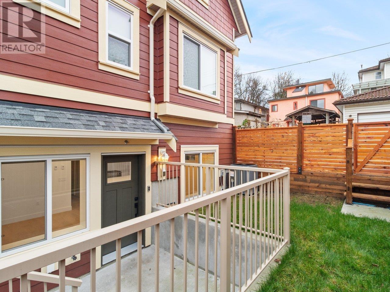 Listing Picture 24 of 26 : 4867 LANARK STREET, Vancouver / 溫哥華 - 魯藝地產 Yvonne Lu Group - MLS Medallion Club Member