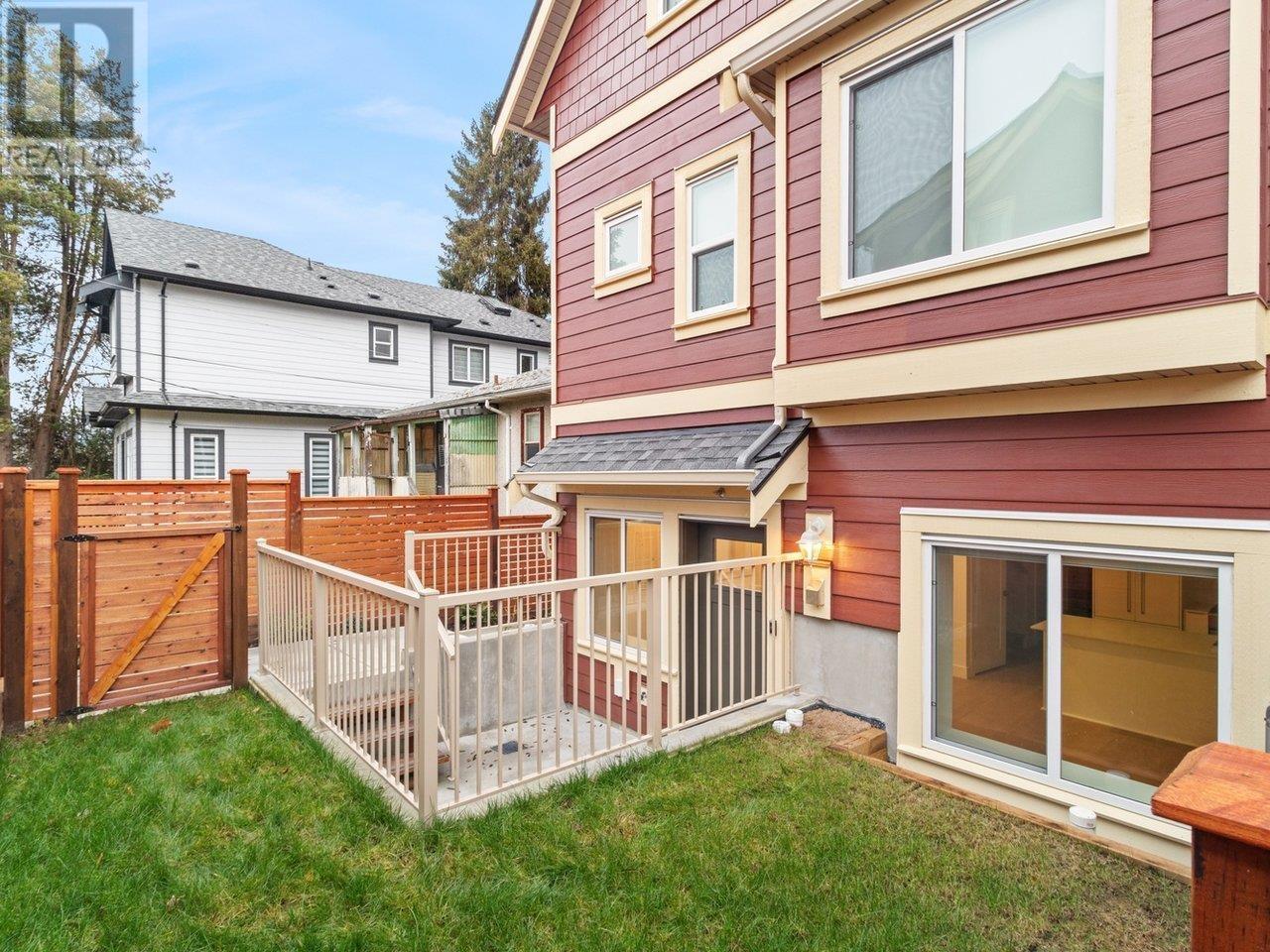 Listing Picture 25 of 26 : 4867 LANARK STREET, Vancouver / 溫哥華 - 魯藝地產 Yvonne Lu Group - MLS Medallion Club Member