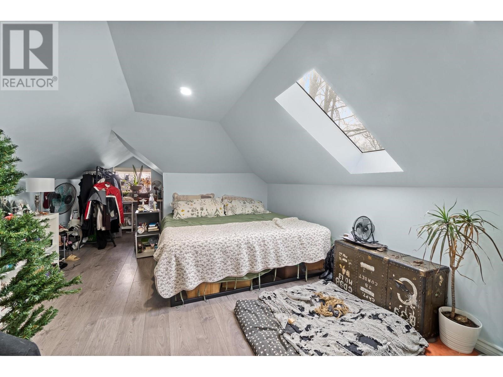 Property at 473 E 45TH AVENUE image 5