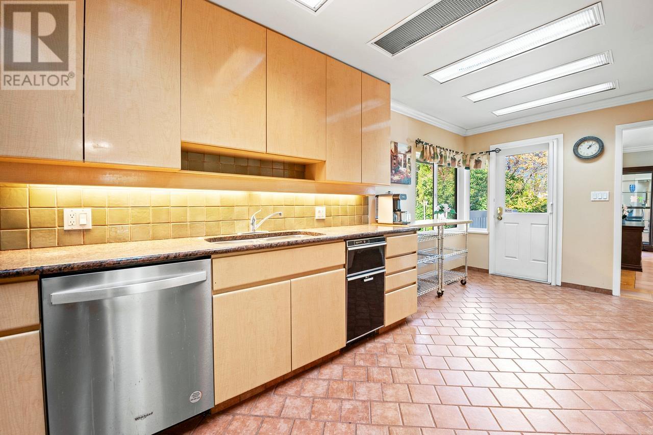 651 Kenwood Road, West Vancouver, British Columbia  V7S 1S7 - Photo 11 - R2968514
