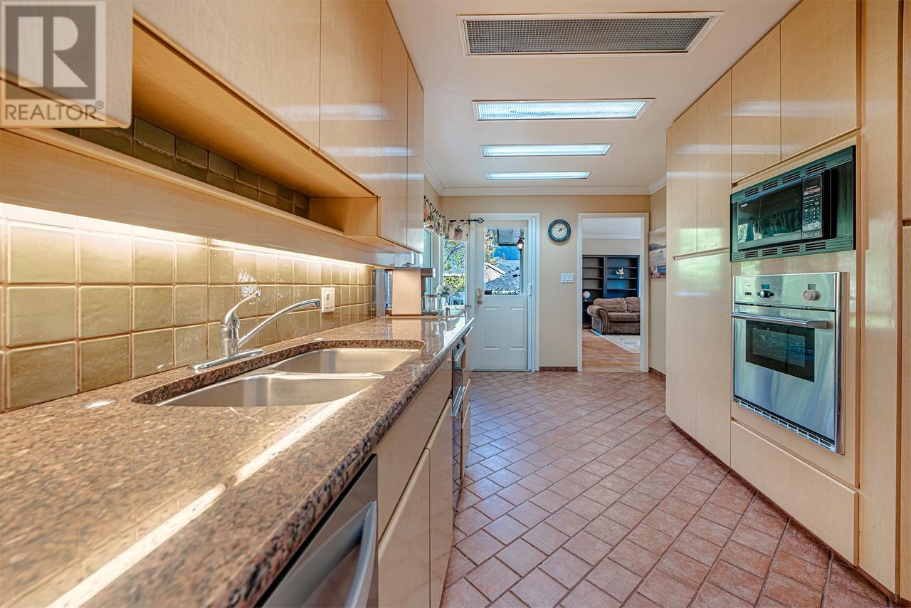 651 Kenwood Road, West Vancouver, British Columbia  V7S 1S7 - Photo 12 - R2968514