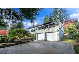651 KENWOOD ROAD, West Vancouver, British Columbia