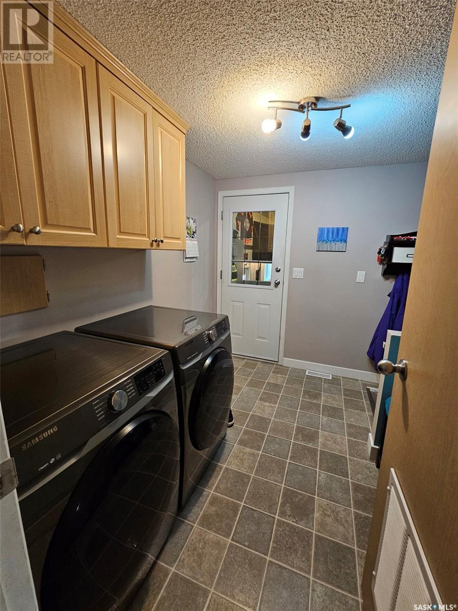 220 Fifth Street, Carnduff, Saskatchewan  S0C 0S0 - Photo 20 - SK984536