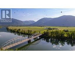 1680 NICKS ISLAND  N Road, creston, British Columbia