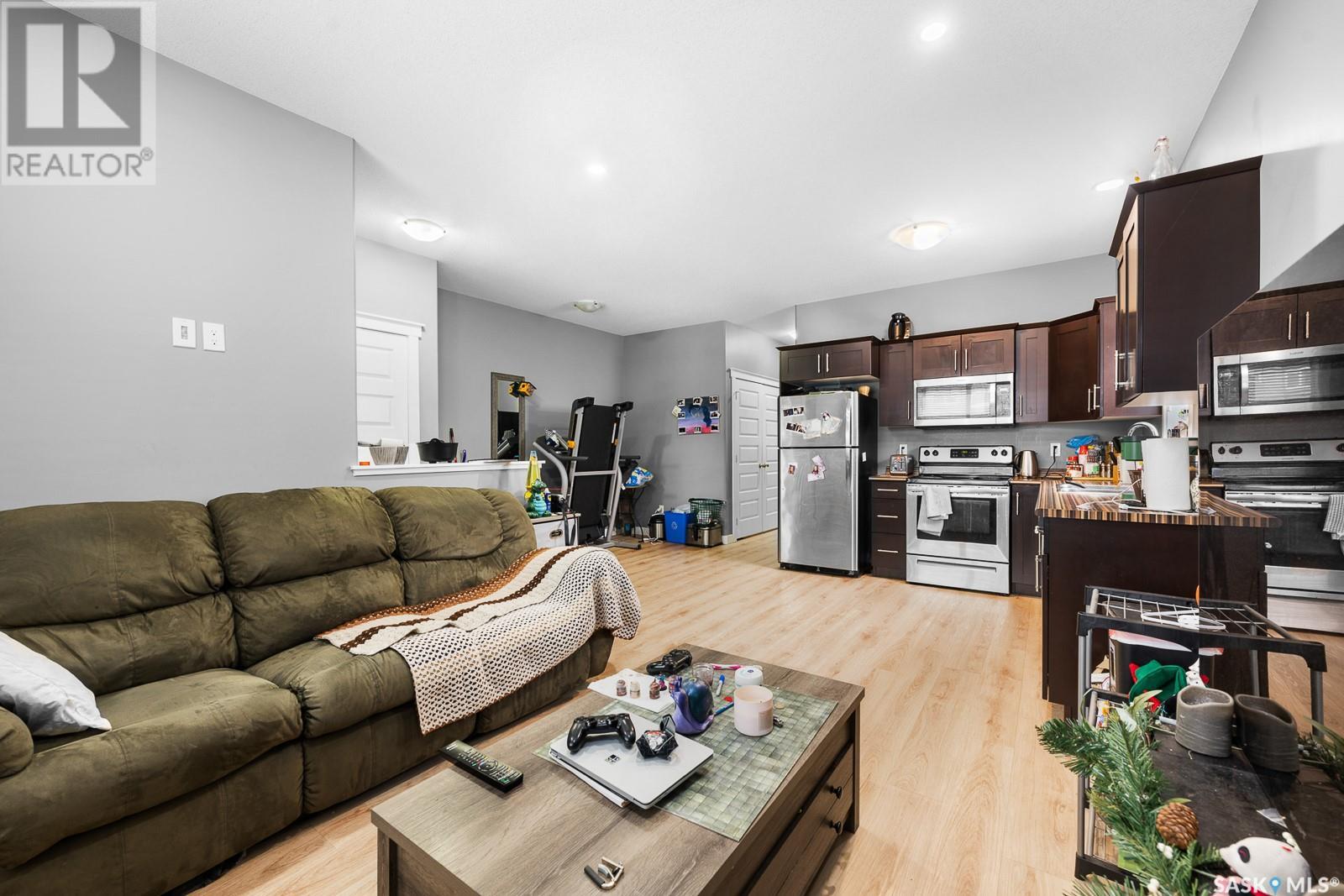 Property at 2650 Lacon STREET image 3