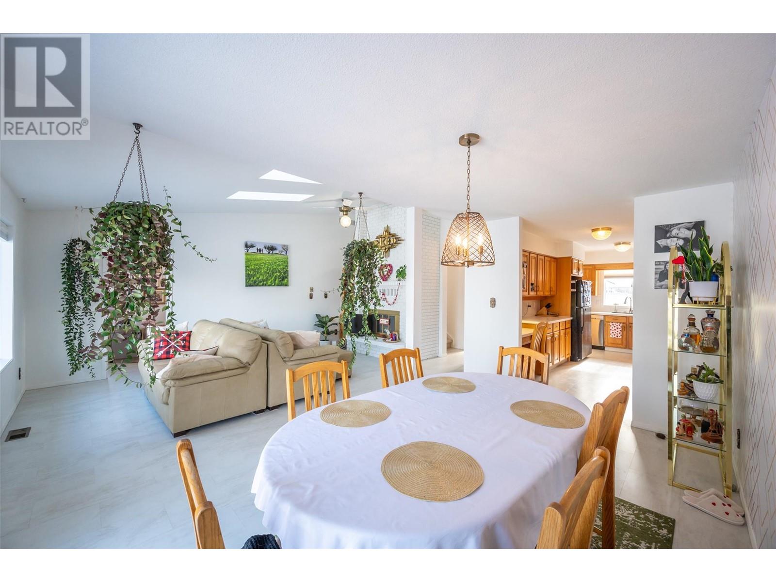 Property at 840 Uplands Avenue image 2