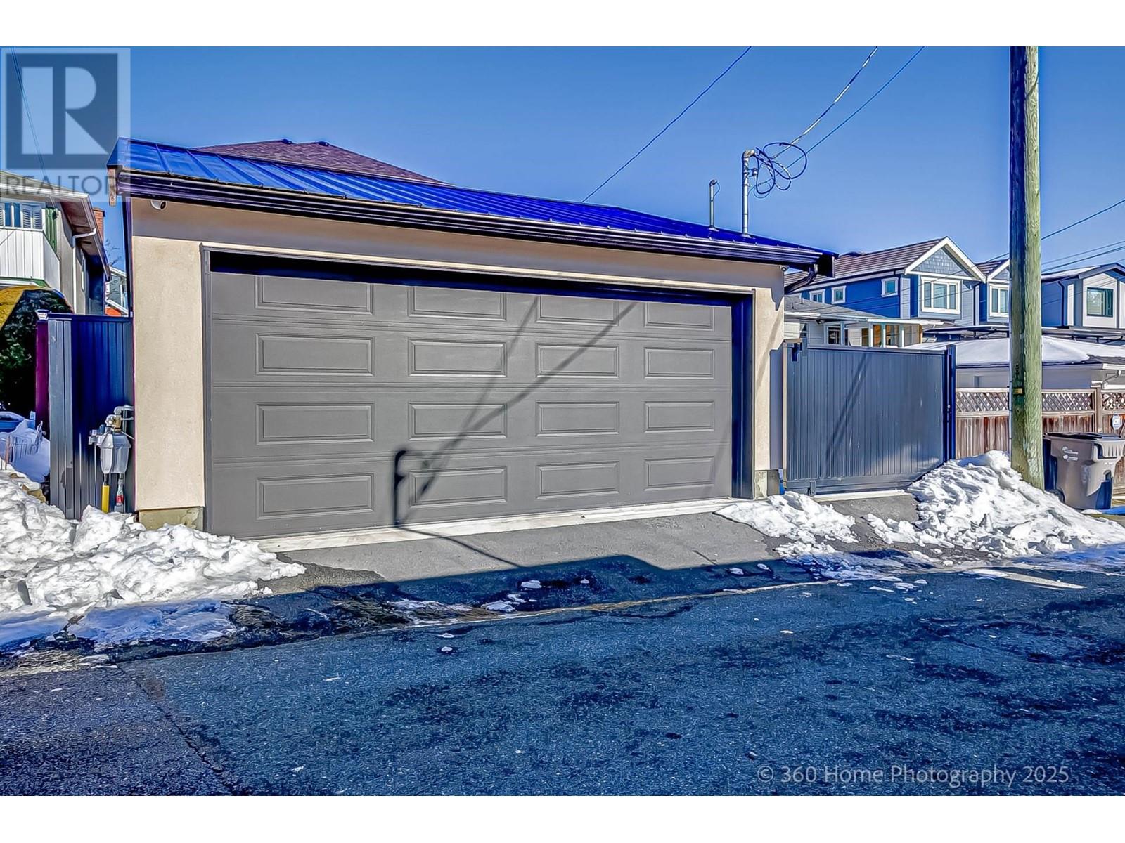 Listing Picture 25 of 33 : 2714 E 56TH AVENUE, Vancouver / 溫哥華 - 魯藝地產 Yvonne Lu Group - MLS Medallion Club Member