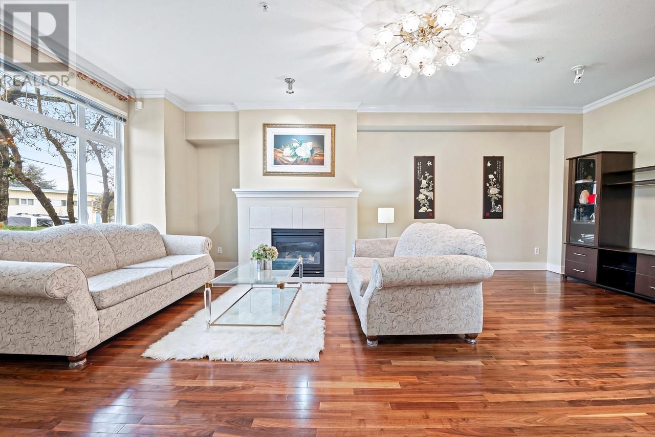 Property at 7465 LAUREL STREET image 3