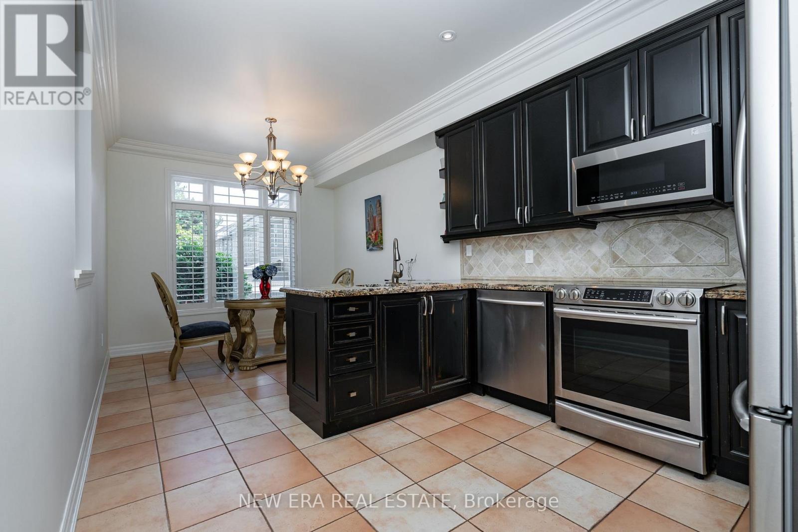 Property at 15 - 138 WATERSIDE DRIVE image 3