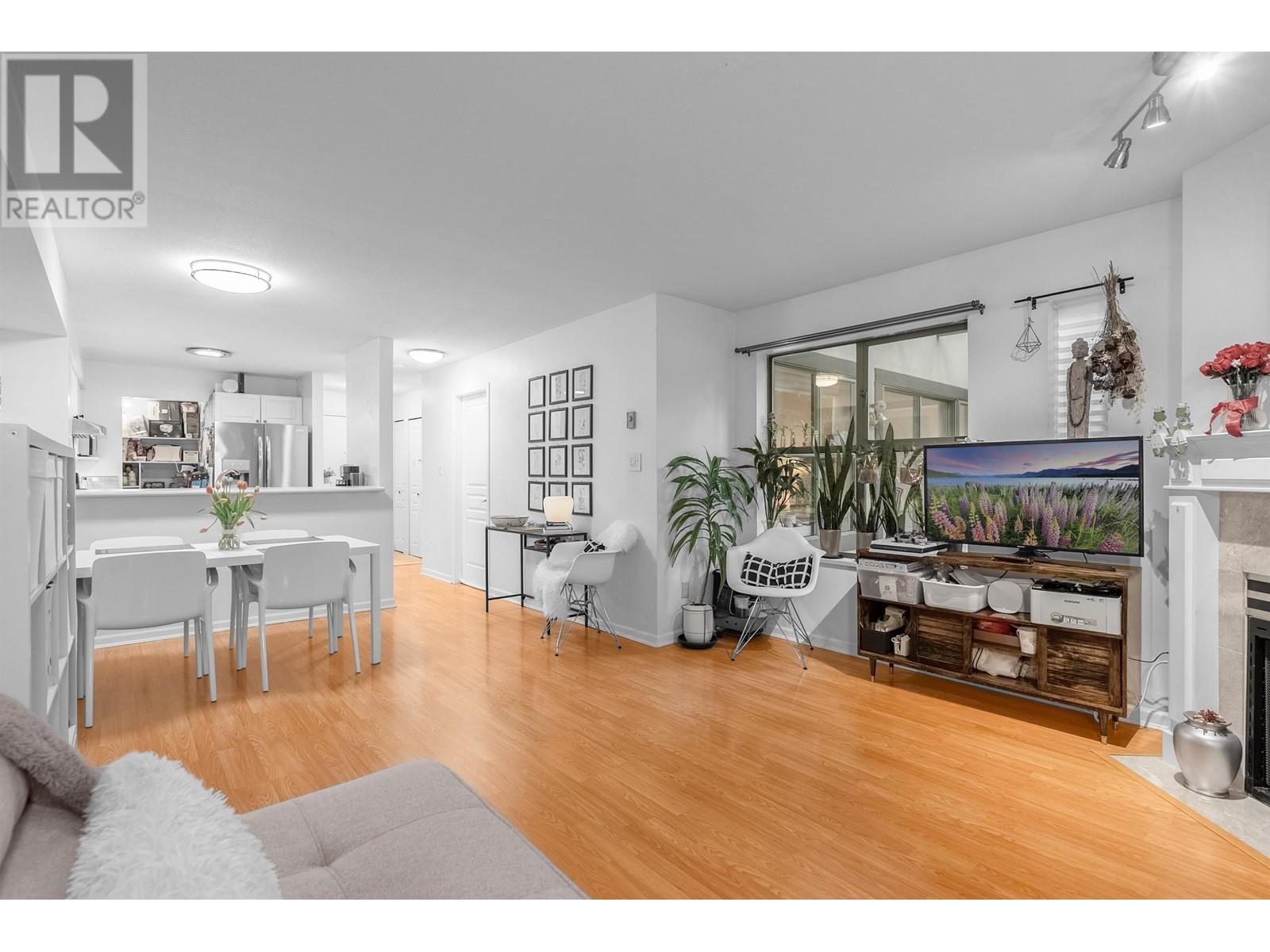 Listing Picture 6 of 21 : 106A 7025 STRIDE AVENUE, Burnaby / 本拿比 - 魯藝地產 Yvonne Lu Group - MLS Medallion Club Member