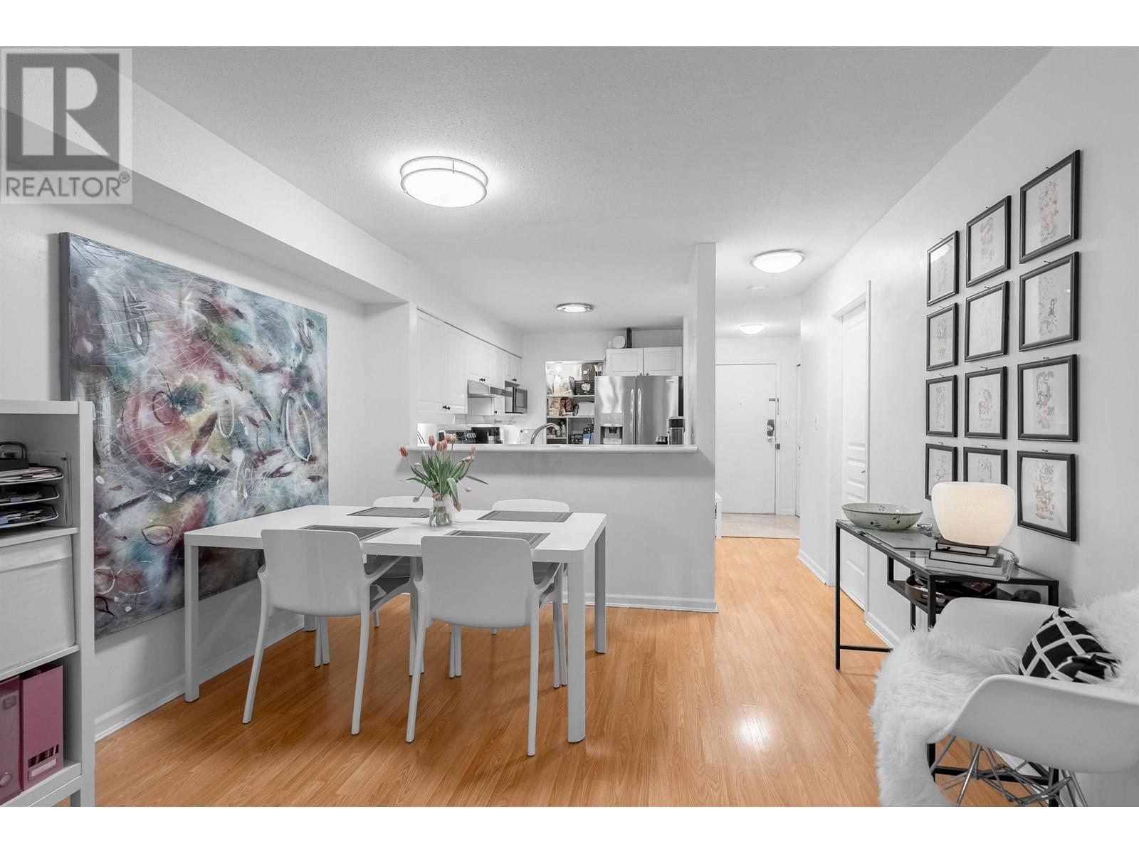 Listing Picture 7 of 21 : 106A 7025 STRIDE AVENUE, Burnaby / 本拿比 - 魯藝地產 Yvonne Lu Group - MLS Medallion Club Member