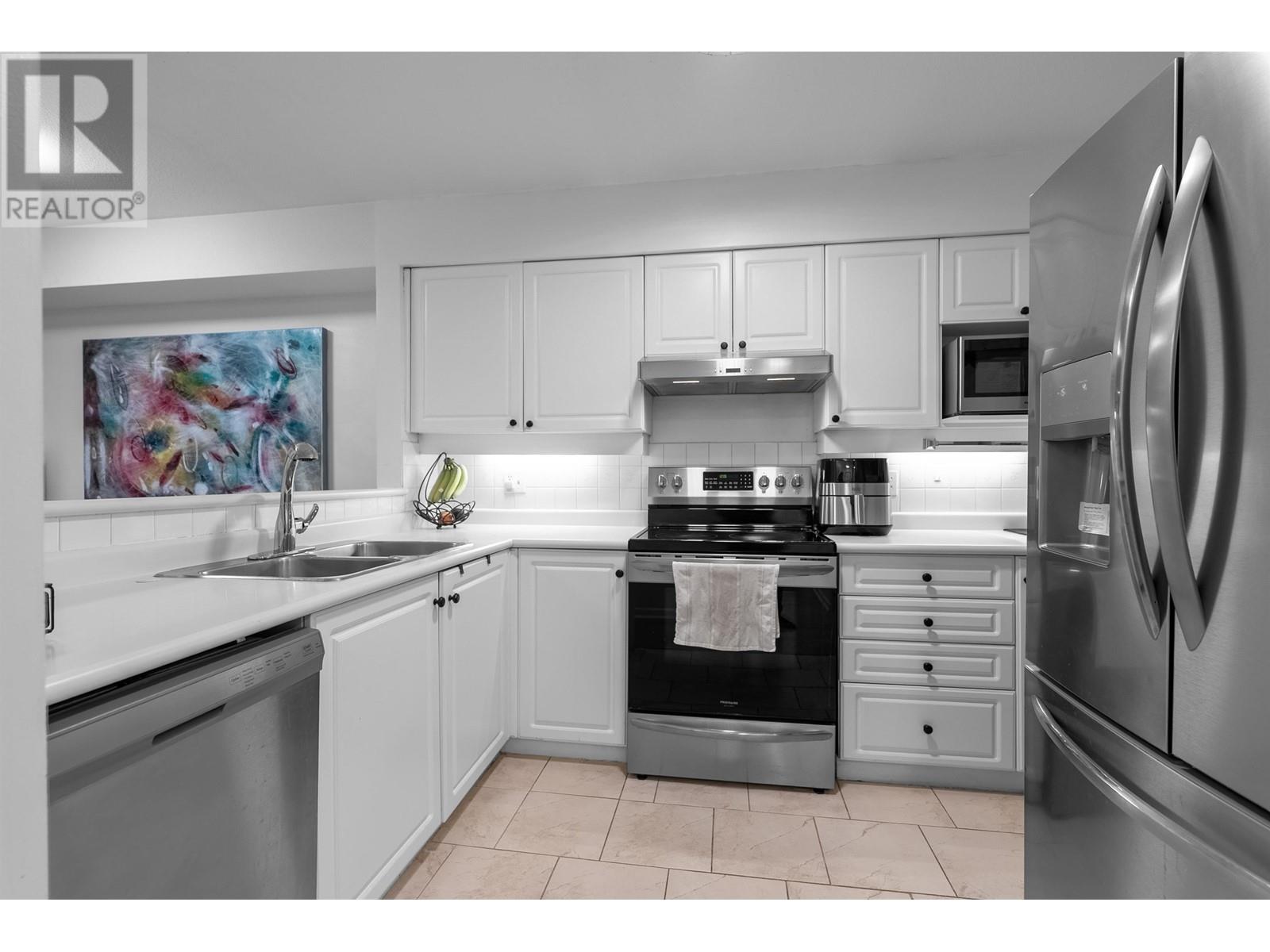 Listing Picture 9 of 21 : 106A 7025 STRIDE AVENUE, Burnaby / 本拿比 - 魯藝地產 Yvonne Lu Group - MLS Medallion Club Member