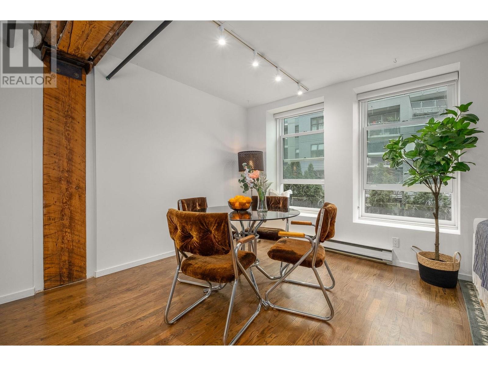 Listing Picture 6 of 20 : 203 150 ALEXANDER STREET, Vancouver / 溫哥華 - 魯藝地產 Yvonne Lu Group - MLS Medallion Club Member