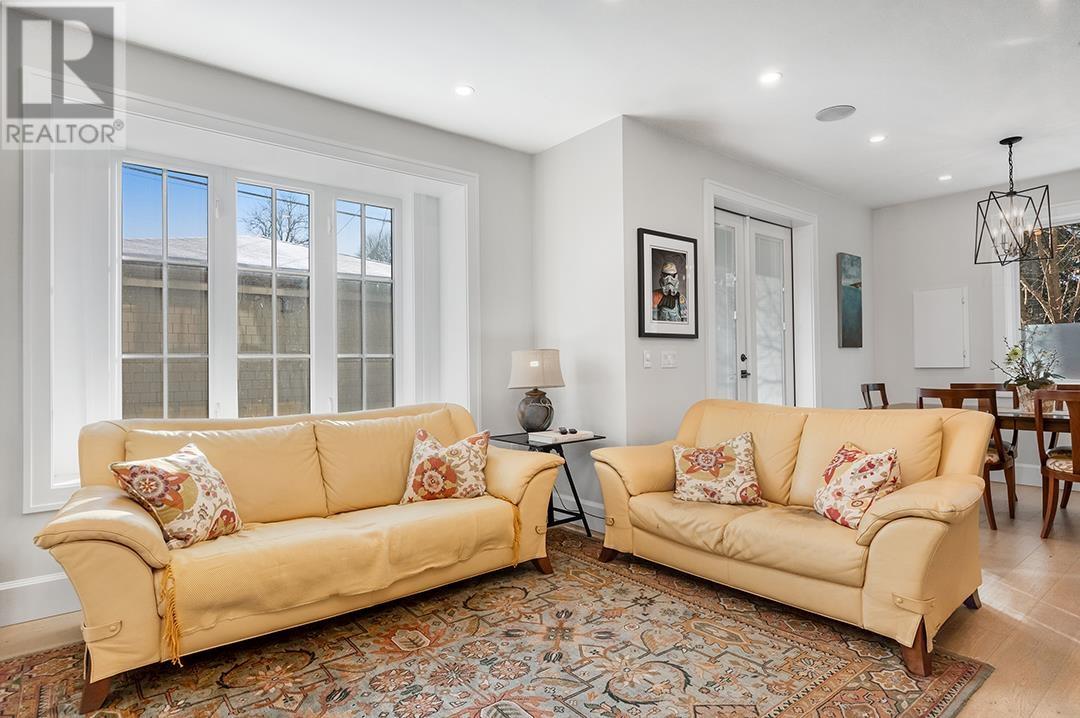 Listing Picture 3 of 24 : 622 E 11TH AVENUE, Vancouver / 溫哥華 - 魯藝地產 Yvonne Lu Group - MLS Medallion Club Member