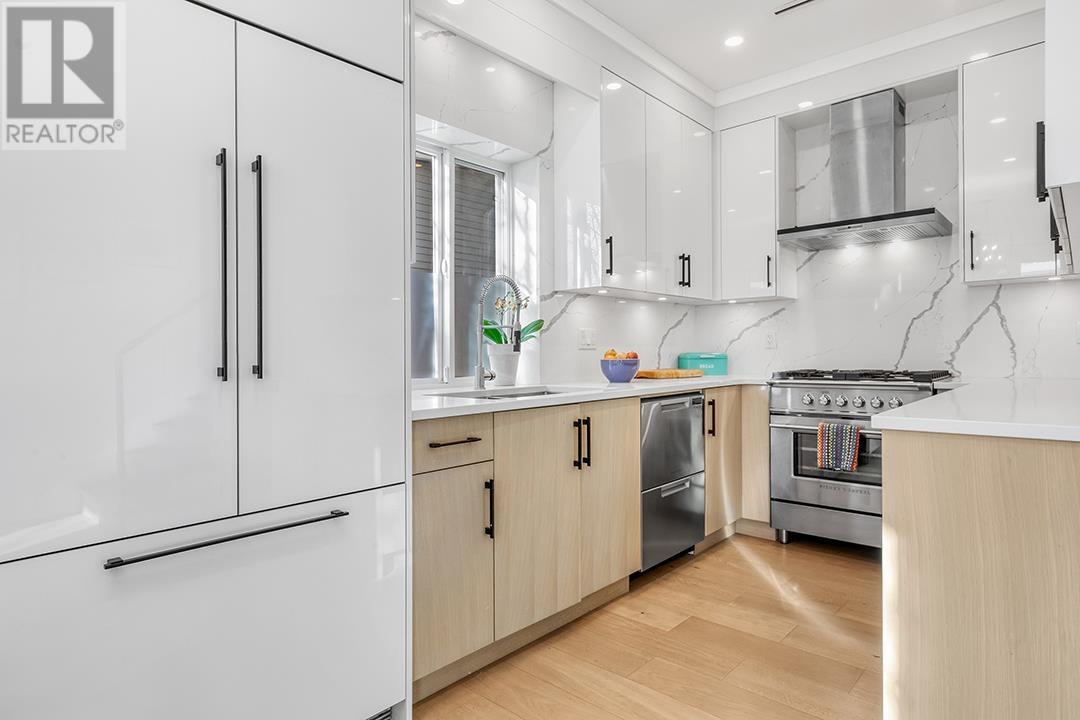 Listing Picture 6 of 24 : 622 E 11TH AVENUE, Vancouver / 溫哥華 - 魯藝地產 Yvonne Lu Group - MLS Medallion Club Member