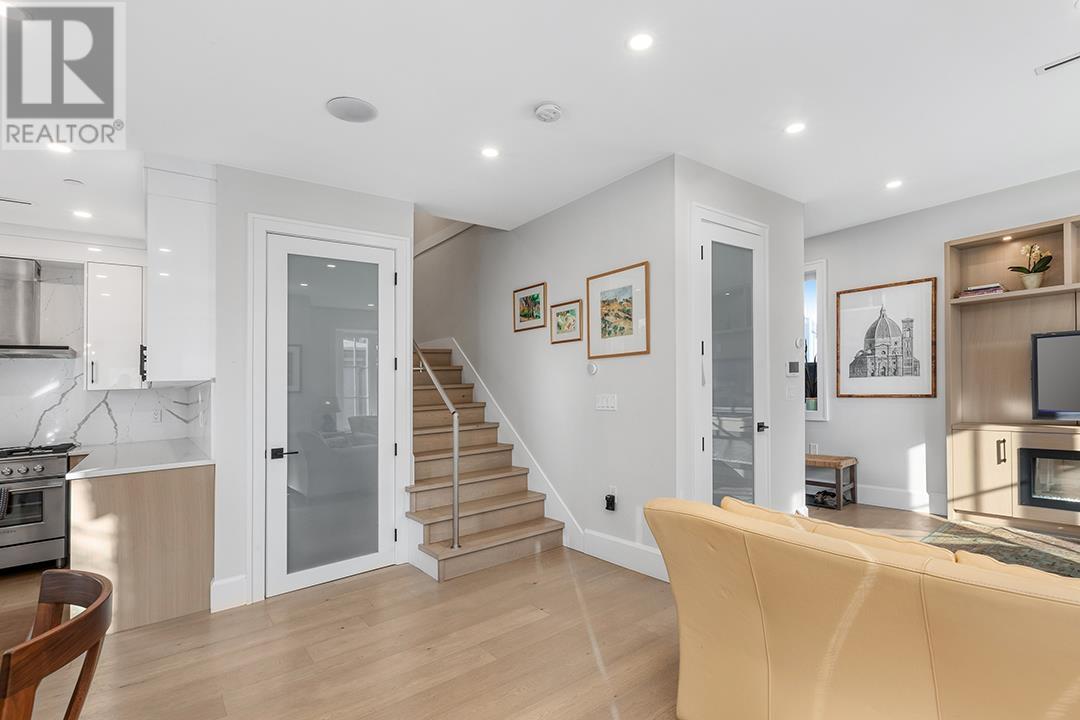 Listing Picture 9 of 24 : 622 E 11TH AVENUE, Vancouver / 溫哥華 - 魯藝地產 Yvonne Lu Group - MLS Medallion Club Member