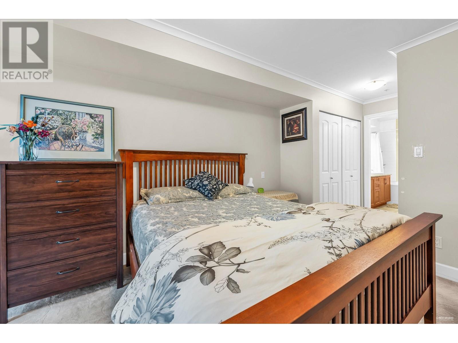 Listing Picture 16 of 28 : 301 2103 W 45TH AVENUE, Vancouver / 溫哥華 - 魯藝地產 Yvonne Lu Group - MLS Medallion Club Member