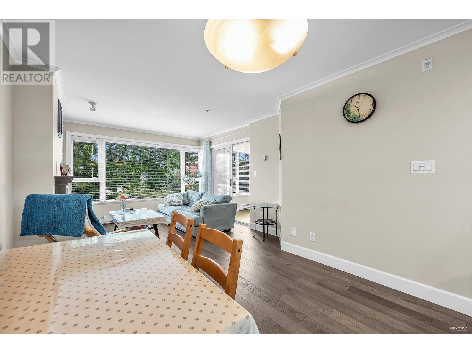 Listing Picture 17 of 28 : 301 2103 W 45TH AVENUE, Vancouver / 溫哥華 - 魯藝地產 Yvonne Lu Group - MLS Medallion Club Member