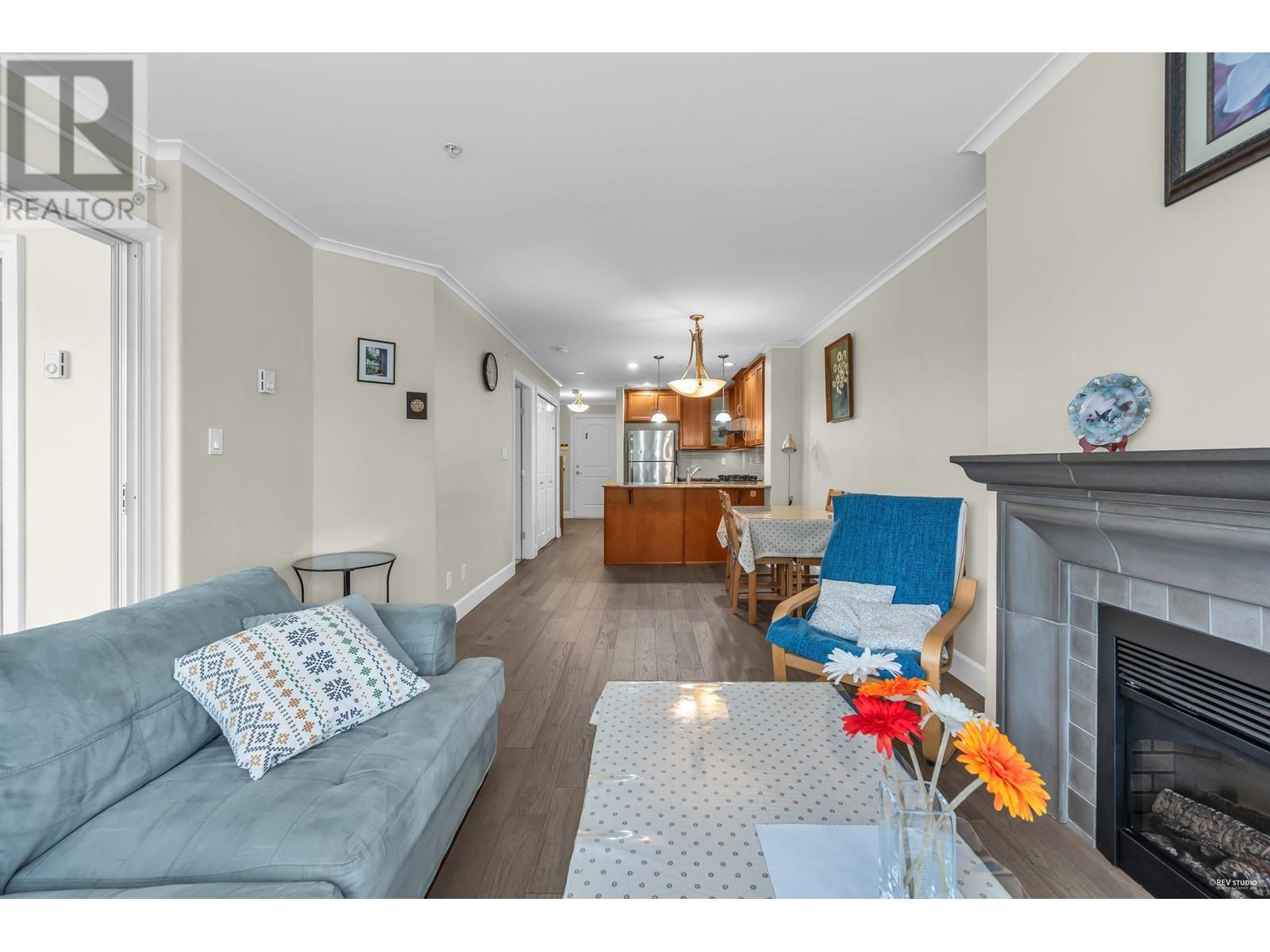 Listing Picture 9 of 28 : 301 2103 W 45TH AVENUE, Vancouver / 溫哥華 - 魯藝地產 Yvonne Lu Group - MLS Medallion Club Member