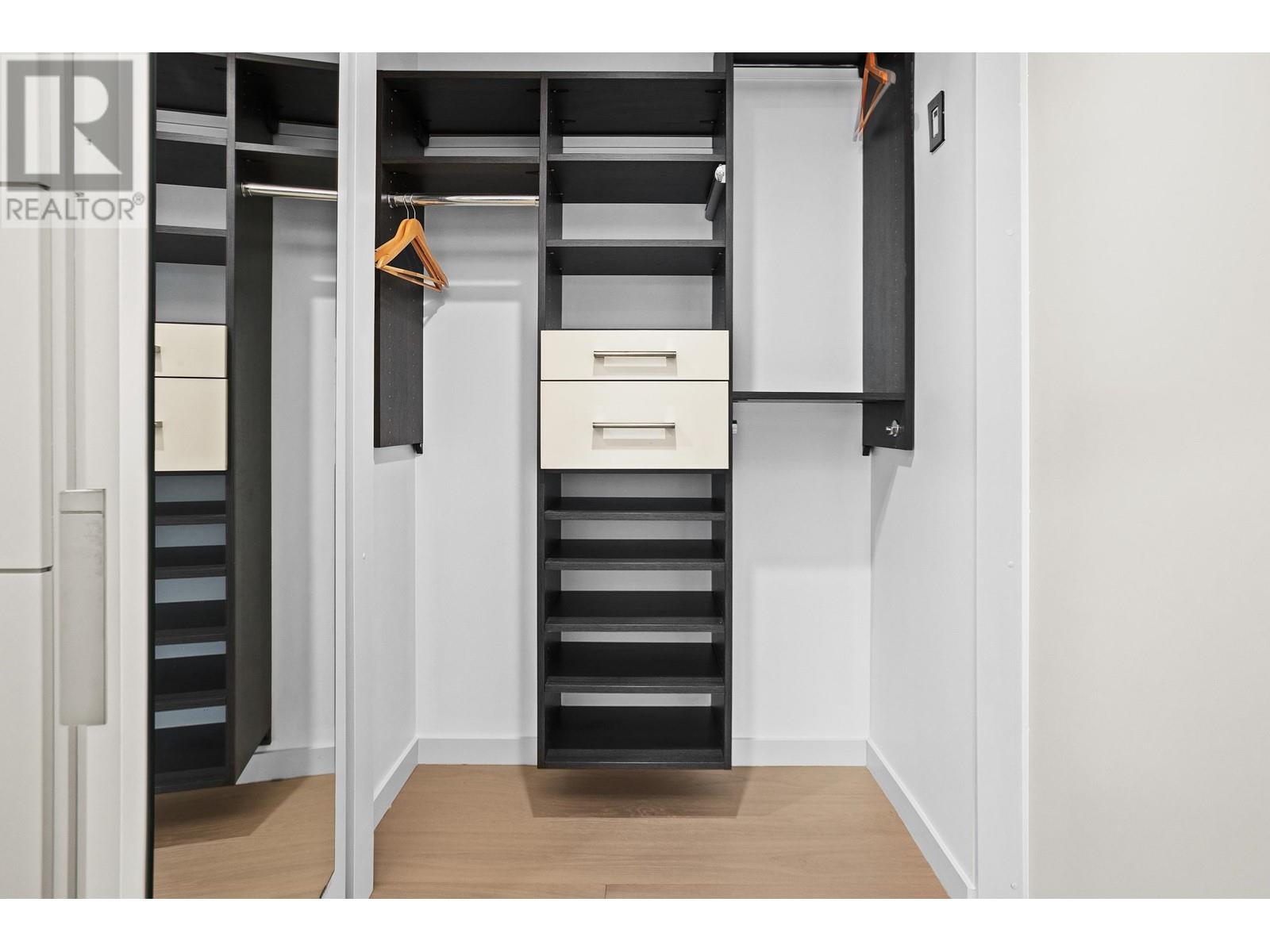 Listing Picture 12 of 25 : 2703 788 RICHARDS STREET, Vancouver / 溫哥華 - 魯藝地產 Yvonne Lu Group - MLS Medallion Club Member