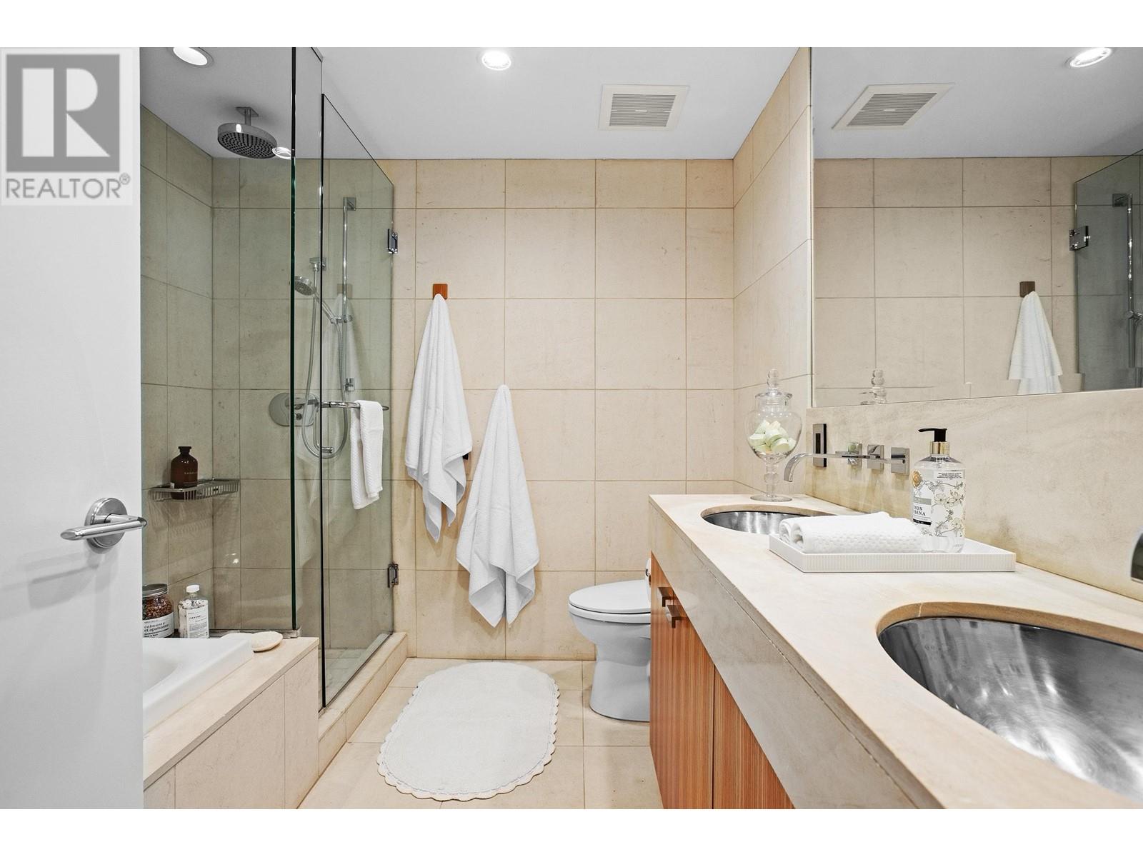 Listing Picture 16 of 25 : 2703 788 RICHARDS STREET, Vancouver / 溫哥華 - 魯藝地產 Yvonne Lu Group - MLS Medallion Club Member