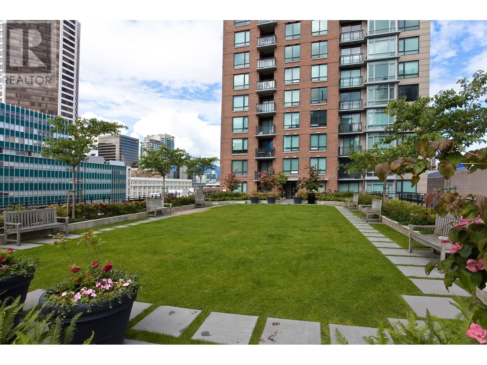 Listing Picture 24 of 25 : 2703 788 RICHARDS STREET, Vancouver / 溫哥華 - 魯藝地產 Yvonne Lu Group - MLS Medallion Club Member