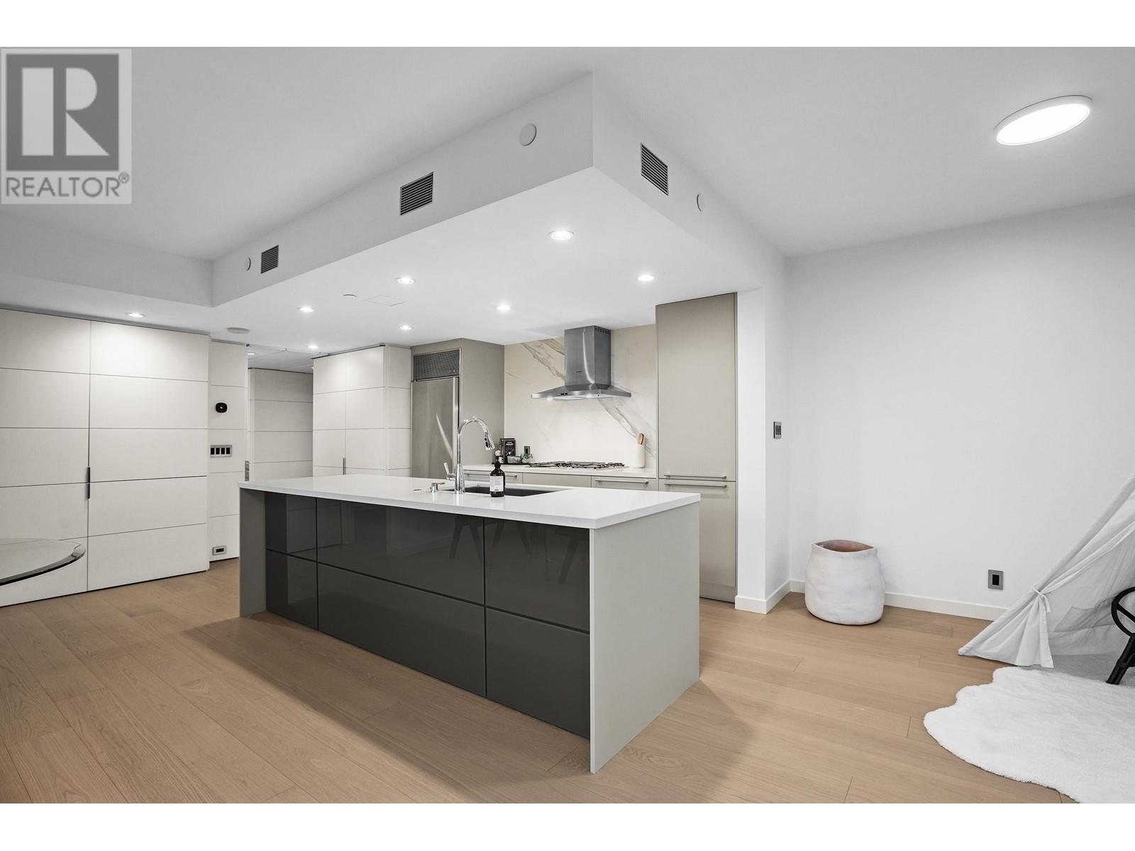 Listing Picture 5 of 25 : 2703 788 RICHARDS STREET, Vancouver / 溫哥華 - 魯藝地產 Yvonne Lu Group - MLS Medallion Club Member