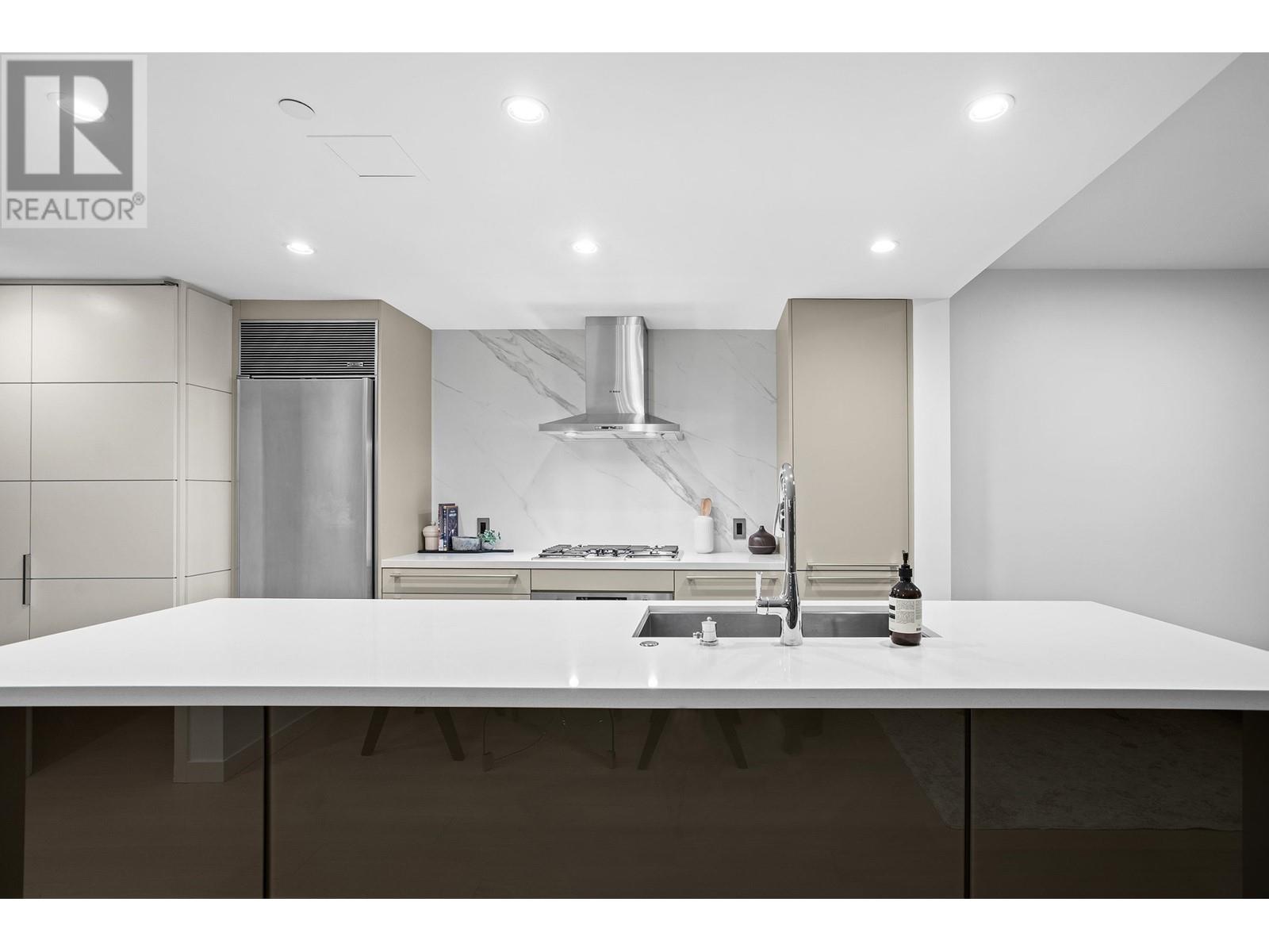 Listing Picture 7 of 25 : 2703 788 RICHARDS STREET, Vancouver / 溫哥華 - 魯藝地產 Yvonne Lu Group - MLS Medallion Club Member