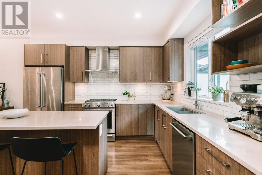 3 70 Seaview Drive, Port Moody, British Columbia  V3H 0J9 - Photo 5 - R2968562