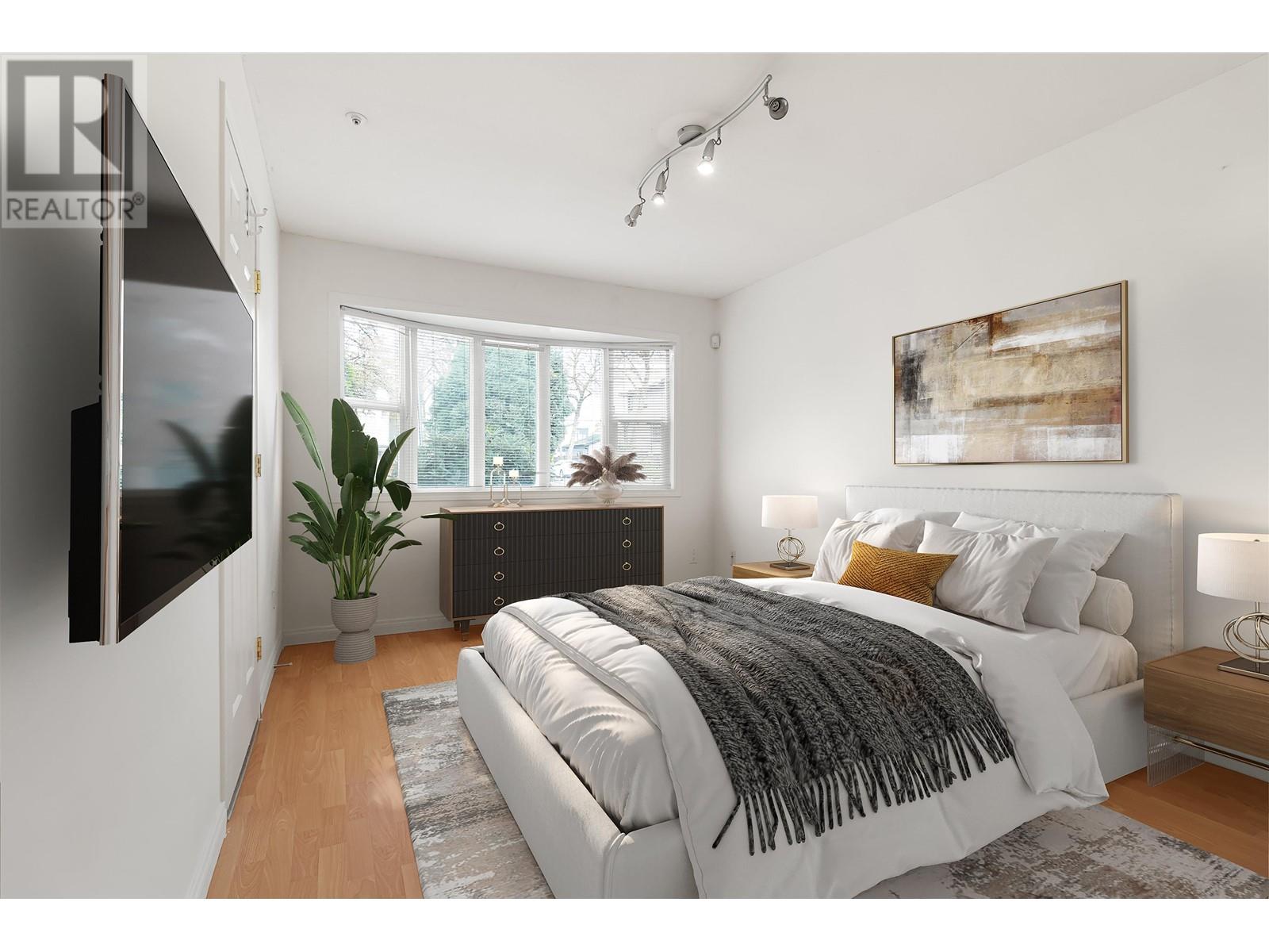 Listing Picture 16 of 26 : 498 E 19TH AVENUE, Vancouver / 溫哥華 - 魯藝地產 Yvonne Lu Group - MLS Medallion Club Member