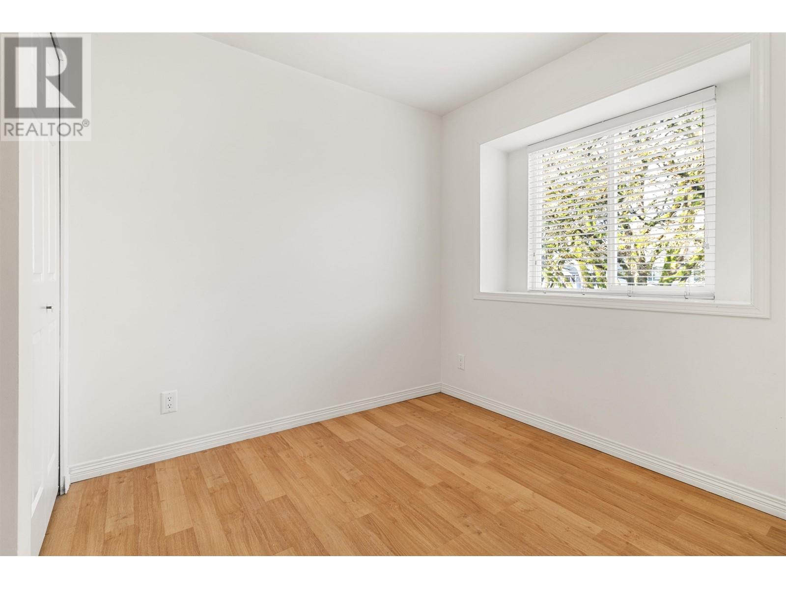 Listing Picture 18 of 26 : 498 E 19TH AVENUE, Vancouver / 溫哥華 - 魯藝地產 Yvonne Lu Group - MLS Medallion Club Member