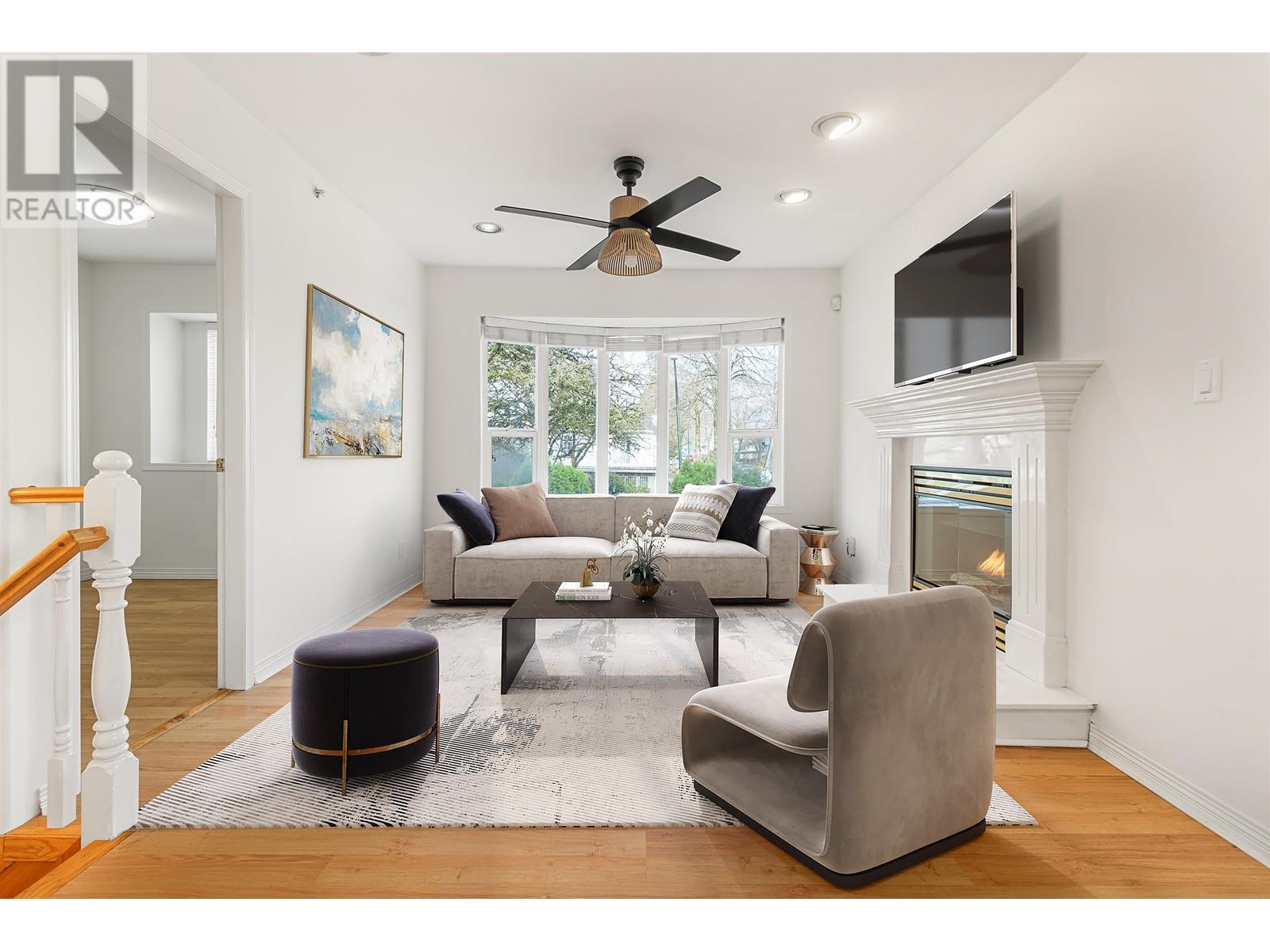 Listing Picture 2 of 26 : 498 E 19TH AVENUE, Vancouver / 溫哥華 - 魯藝地產 Yvonne Lu Group - MLS Medallion Club Member