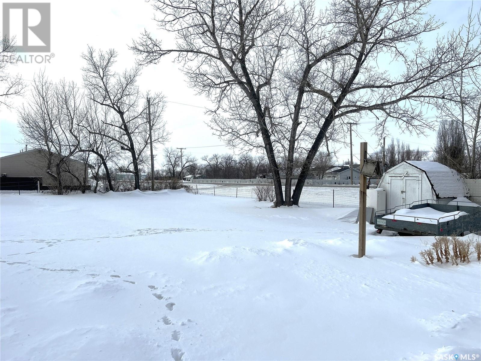 326 Taylor Street, Bienfait, Saskatchewan  S0C 0M0 - Photo 3 - SK996135