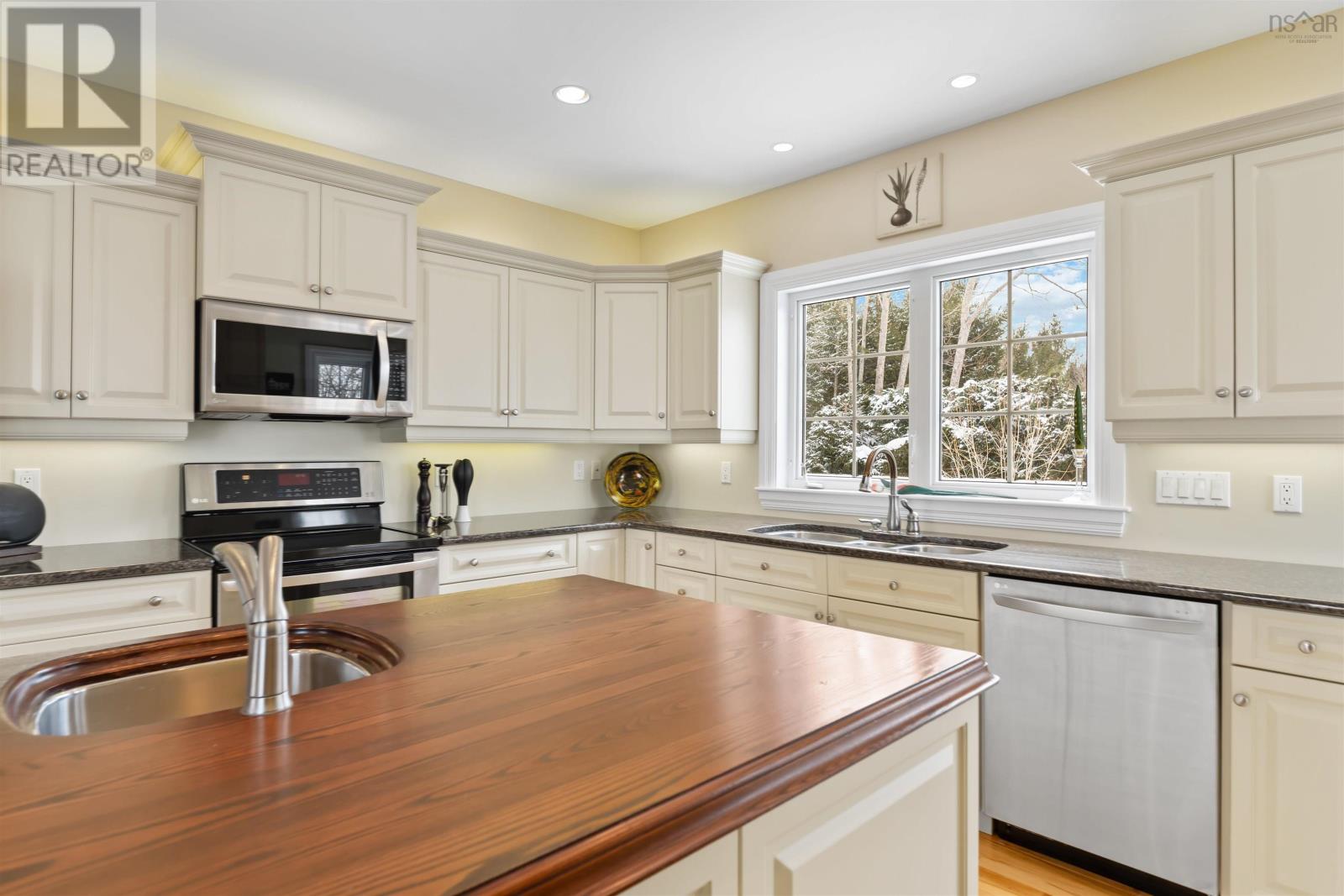 84 Bishop Avenue, Wolfville, Nova Scotia  B4P 2L5 - Photo 13 - 202503217