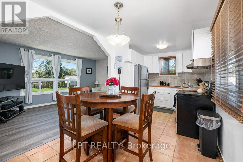 Property at 3 DEERFIELD STREET image 2