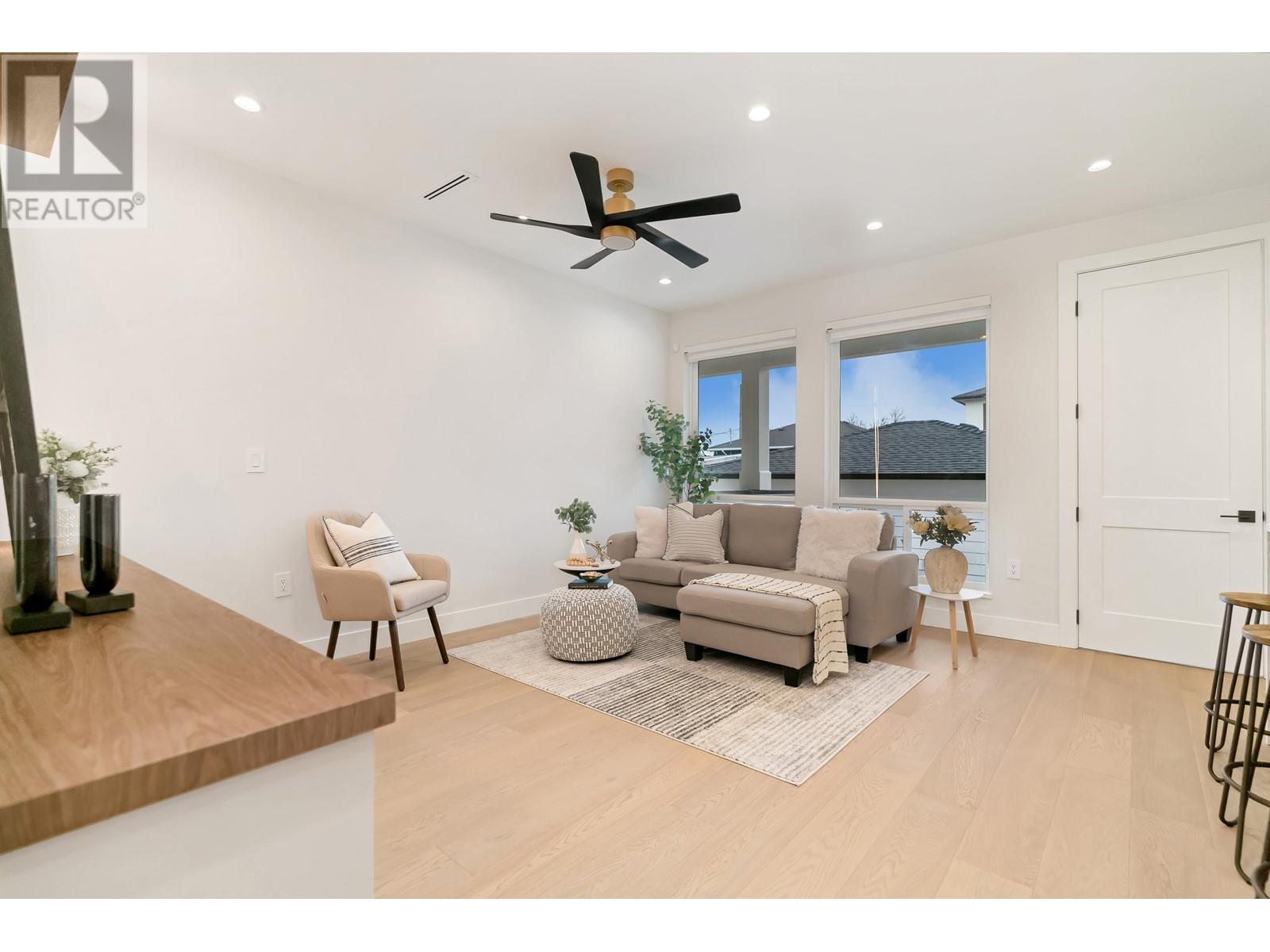 6926 Carnegie Street, Burnaby, British Columbia  V5B 1Y5 - Photo 13 - R2967216