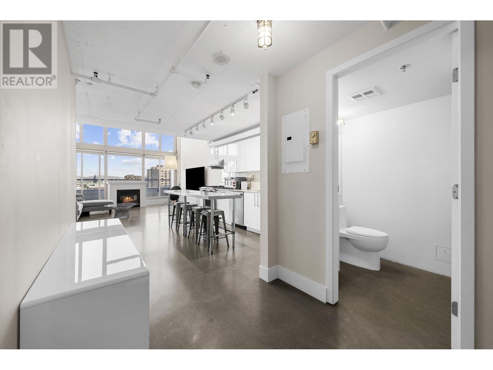 Listing Picture 2 of 39 : 1007 289 ALEXANDER STREET, Vancouver / 溫哥華 - 魯藝地產 Yvonne Lu Group - MLS Medallion Club Member