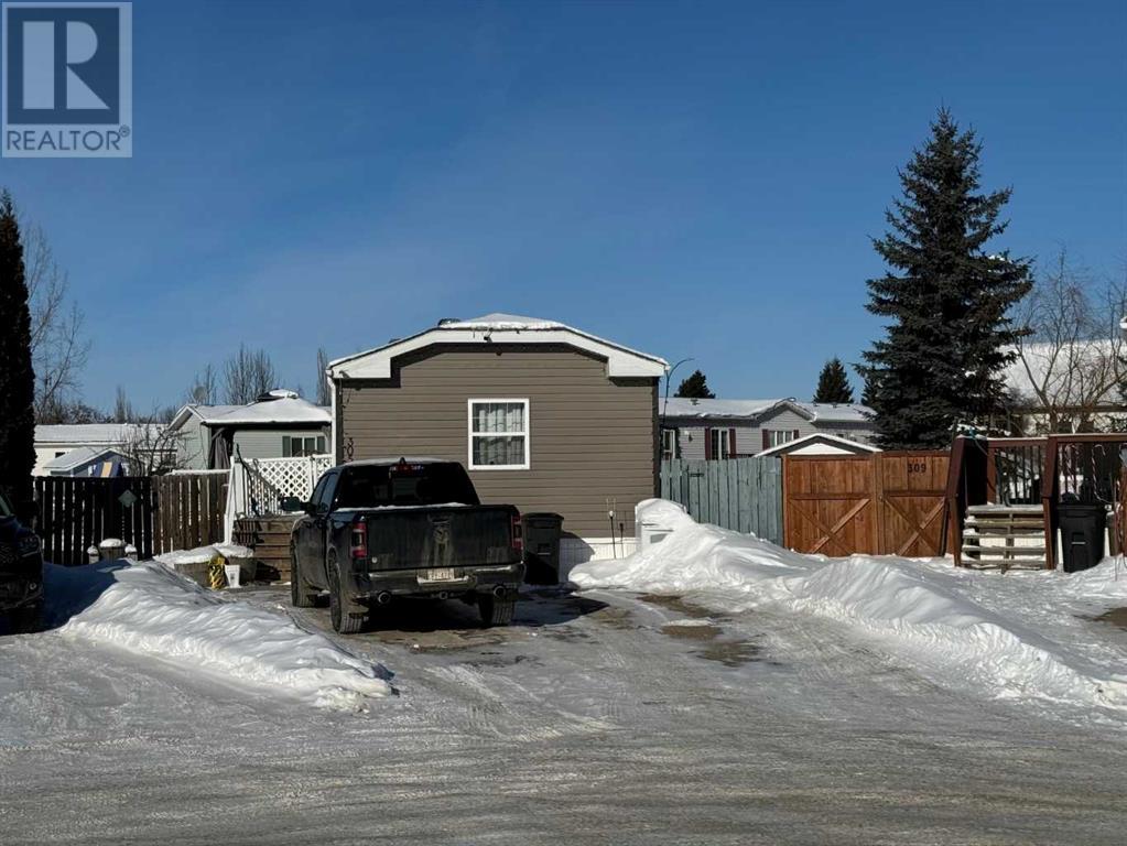 305 6 Street Sw, Slave Lake, Alberta  T0G 2A4 - Photo 1 - A2193808