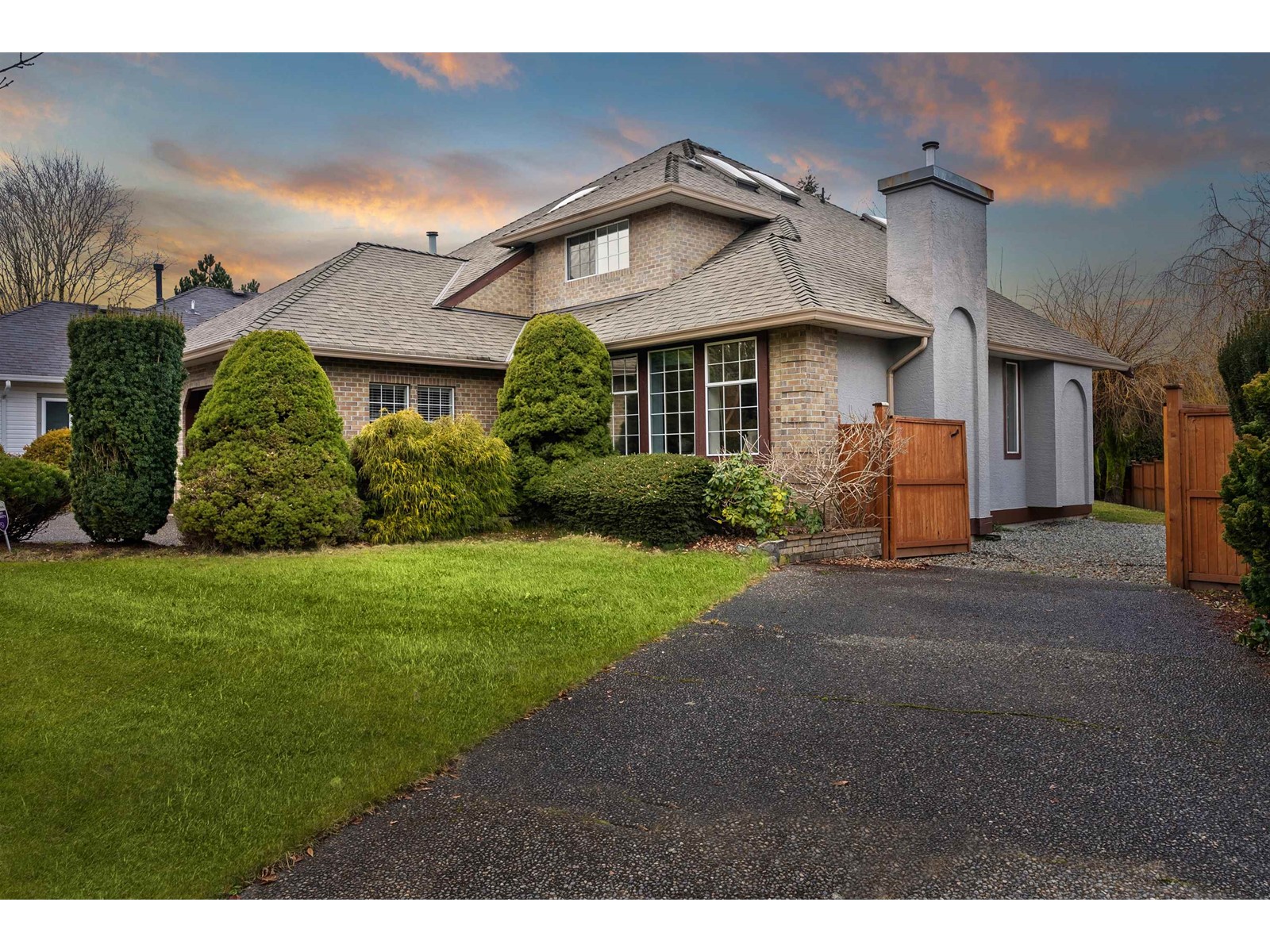 Property at 16485 84A AVENUE image 2