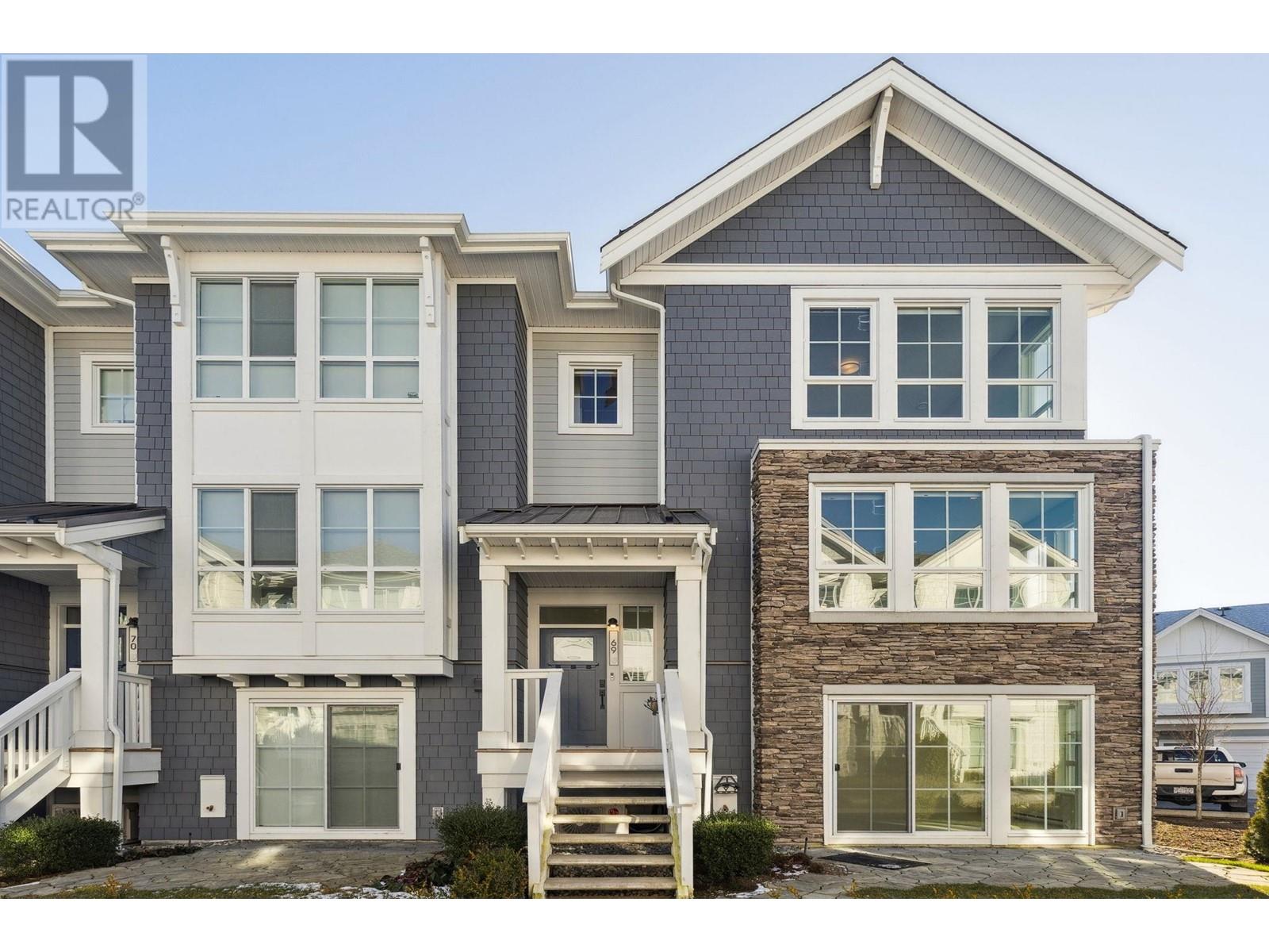 Property at 69 5311 ADMIRAL WAY image 2