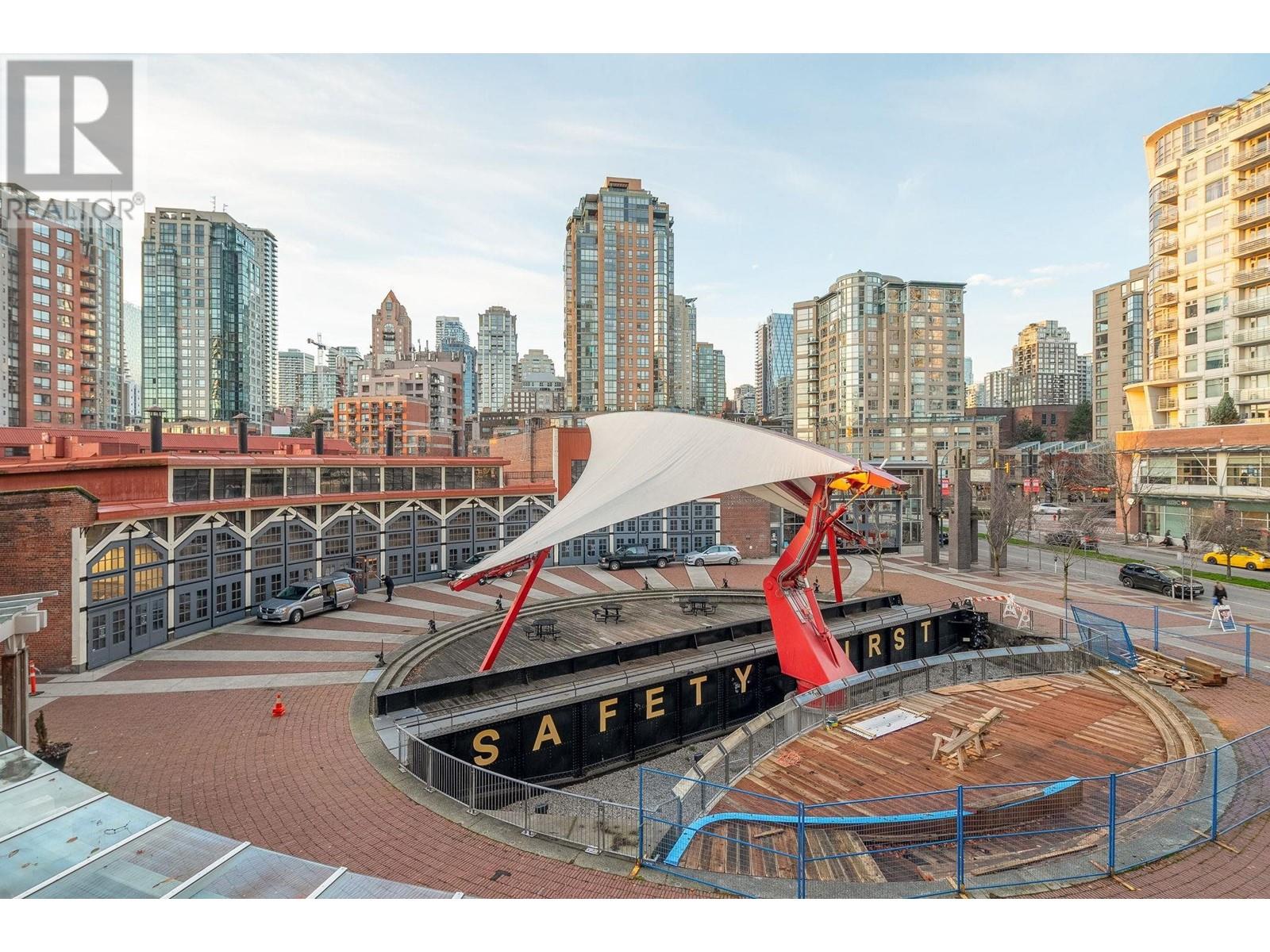 Listing Picture 24 of 24 : 2101 1201 MARINASIDE CRESCENT, Vancouver / 溫哥華 - 魯藝地產 Yvonne Lu Group - MLS Medallion Club Member