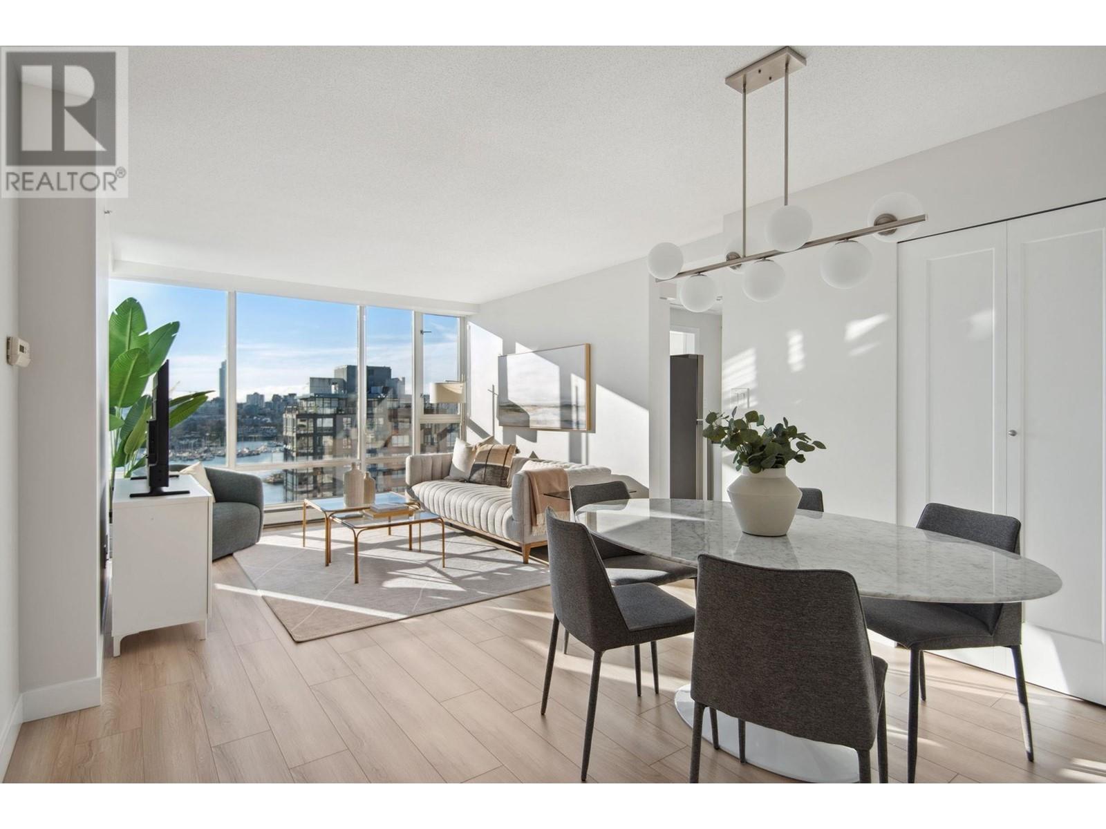 Listing Picture 4 of 24 : 2101 1201 MARINASIDE CRESCENT, Vancouver / 溫哥華 - 魯藝地產 Yvonne Lu Group - MLS Medallion Club Member